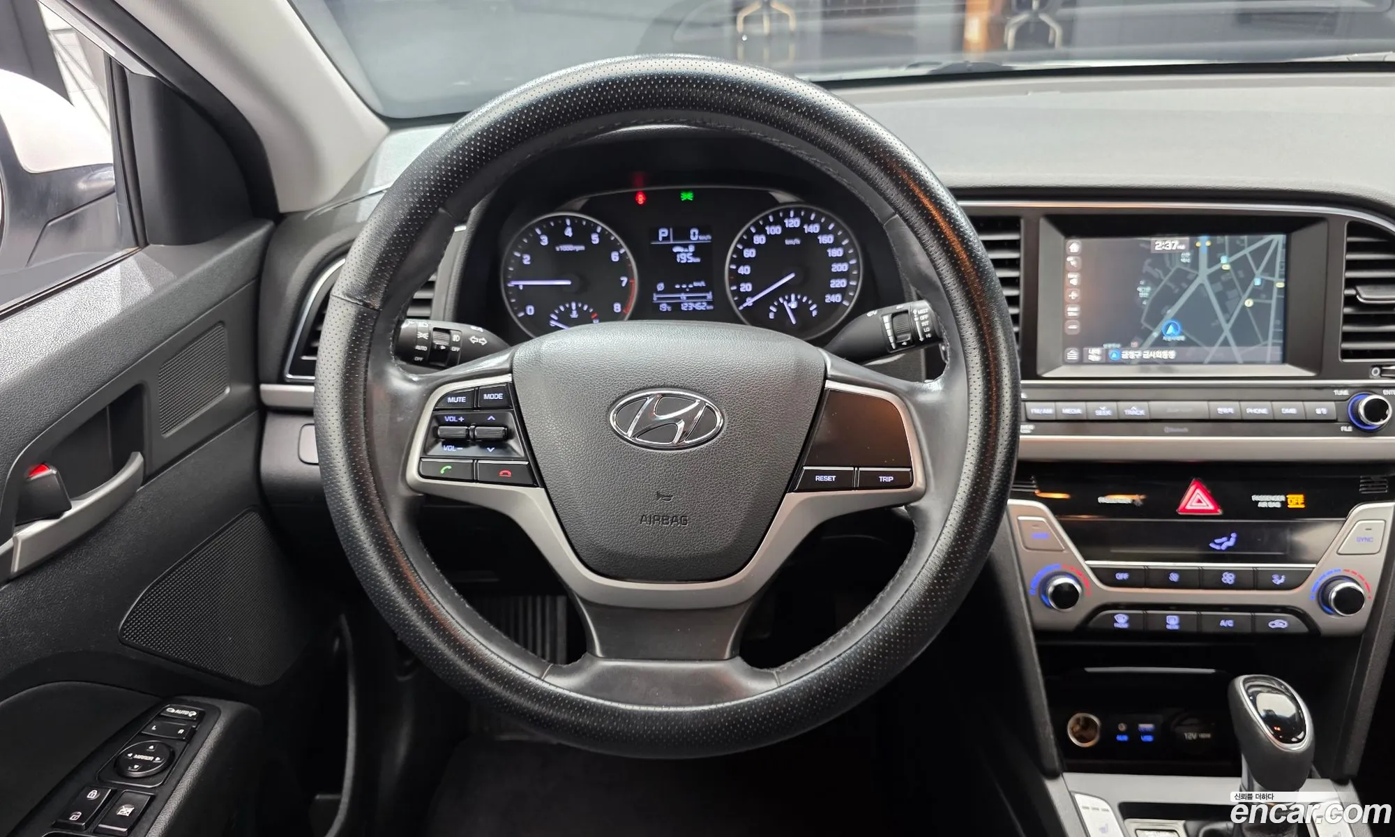 Hyundai Elantra AD 2015 — 31