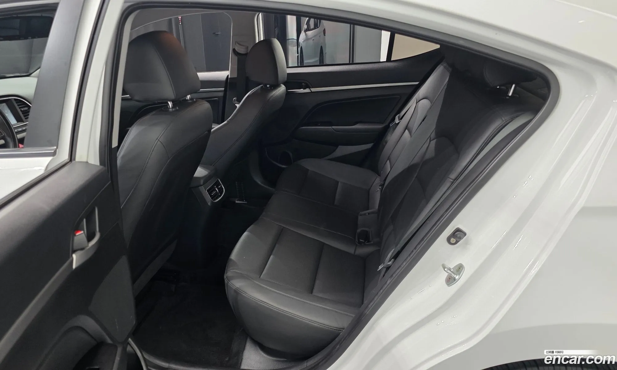 Hyundai Elantra AD 2015 — 9
