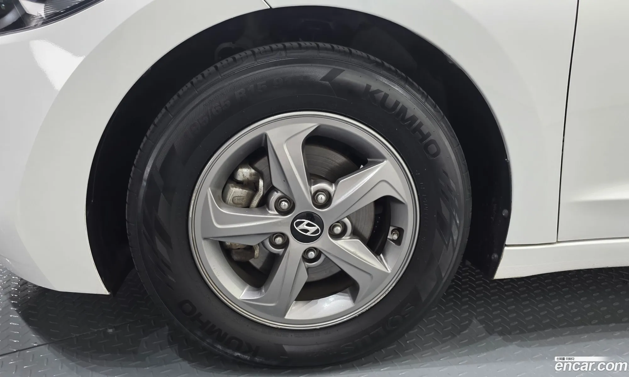 Hyundai Elantra AD 2015 — 6
