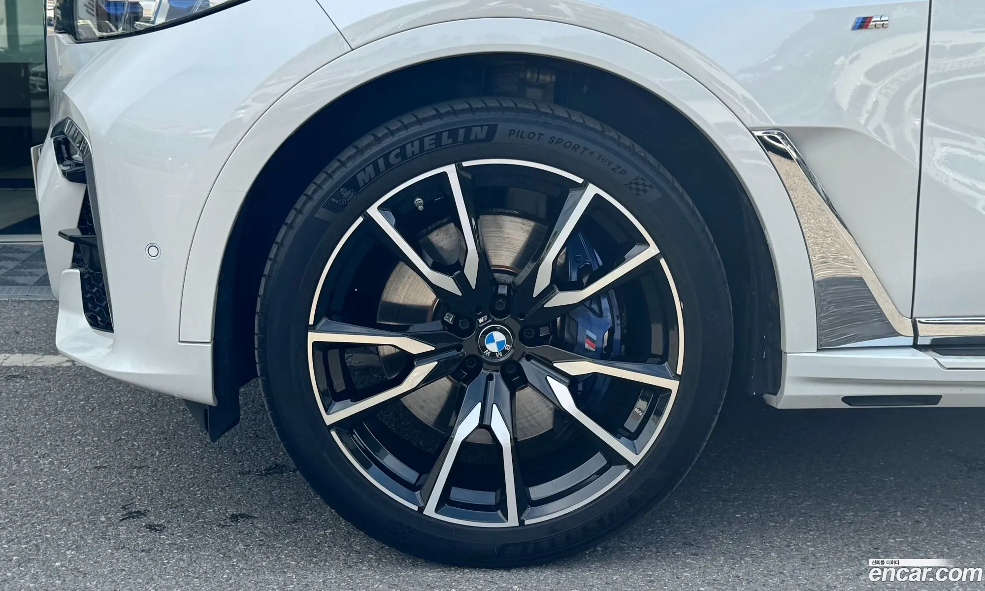 BMW X7 2021 — 17