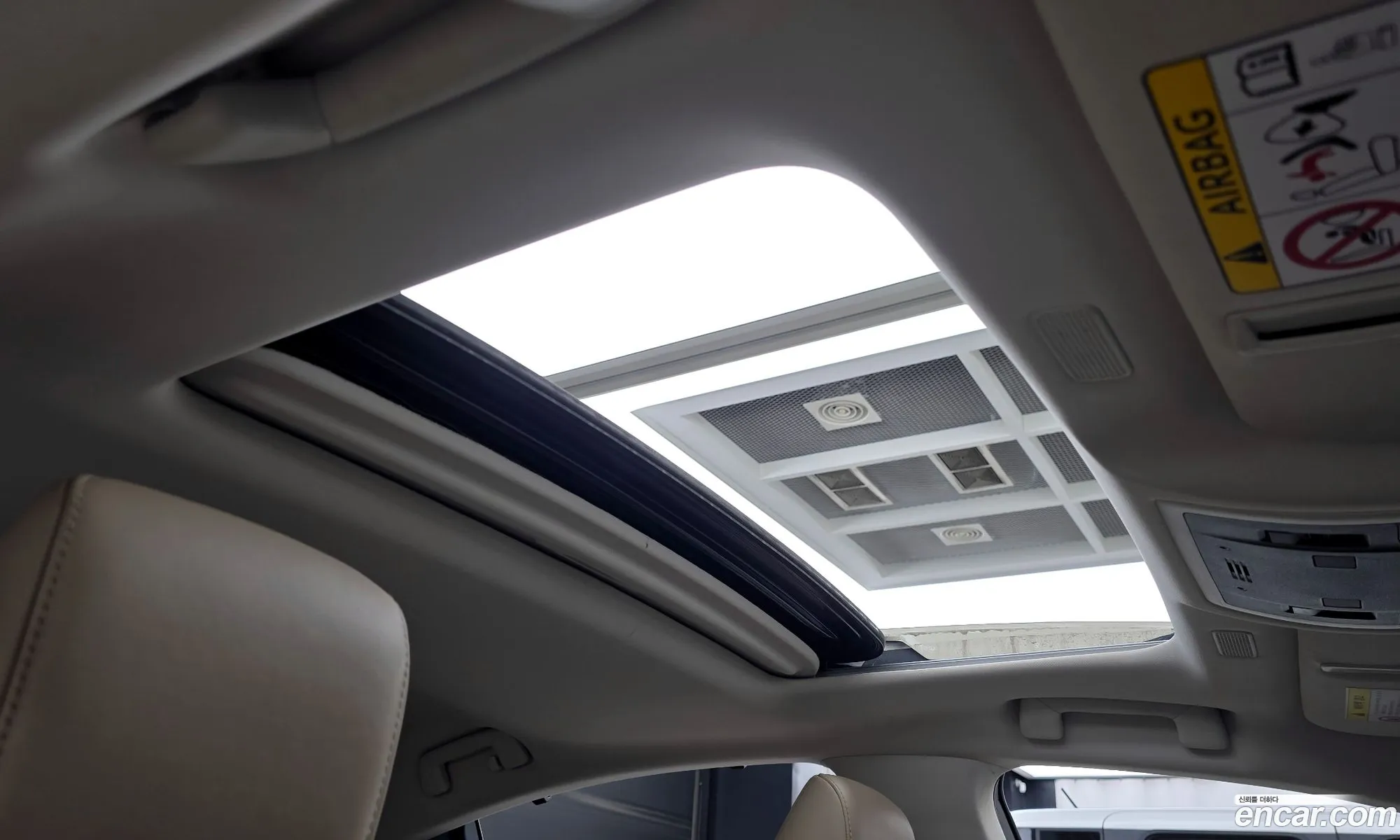 Lexus ES300h 7th Gen 2019 — 16