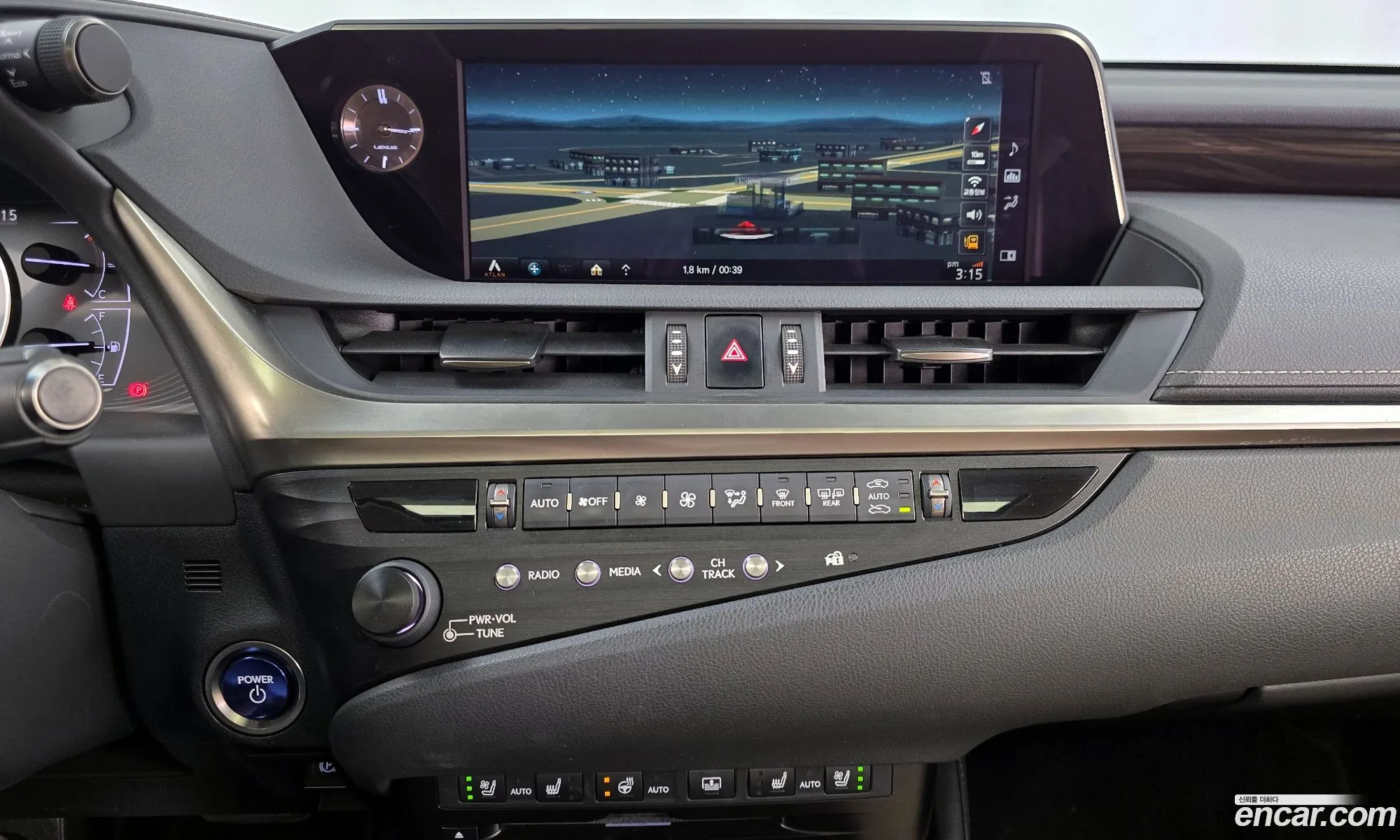 Lexus ES300h 7th Gen 2019 — 15