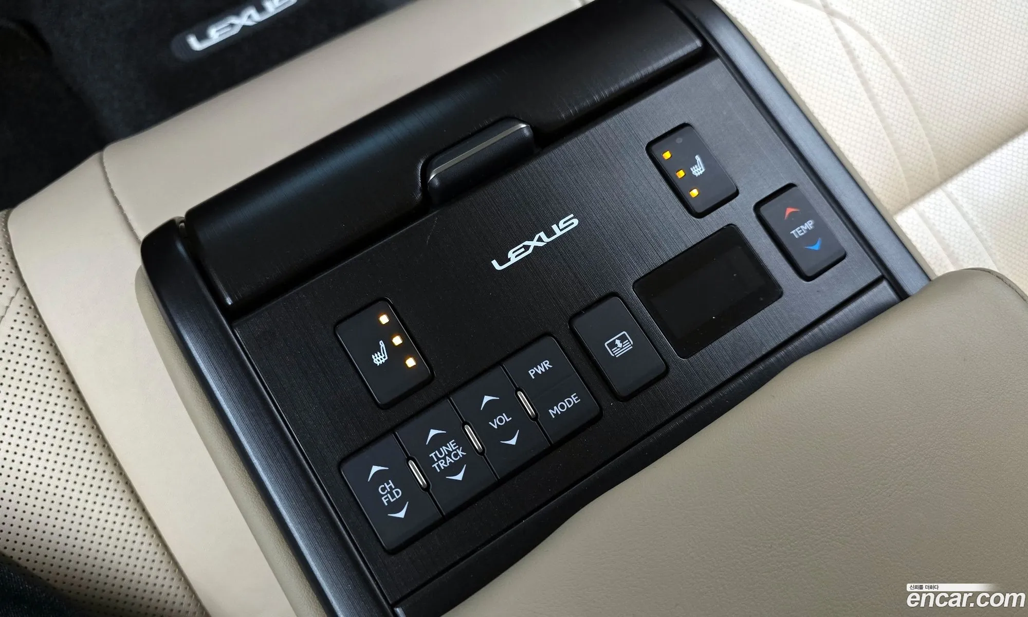 Lexus ES300h 7th Gen 2019 — 17