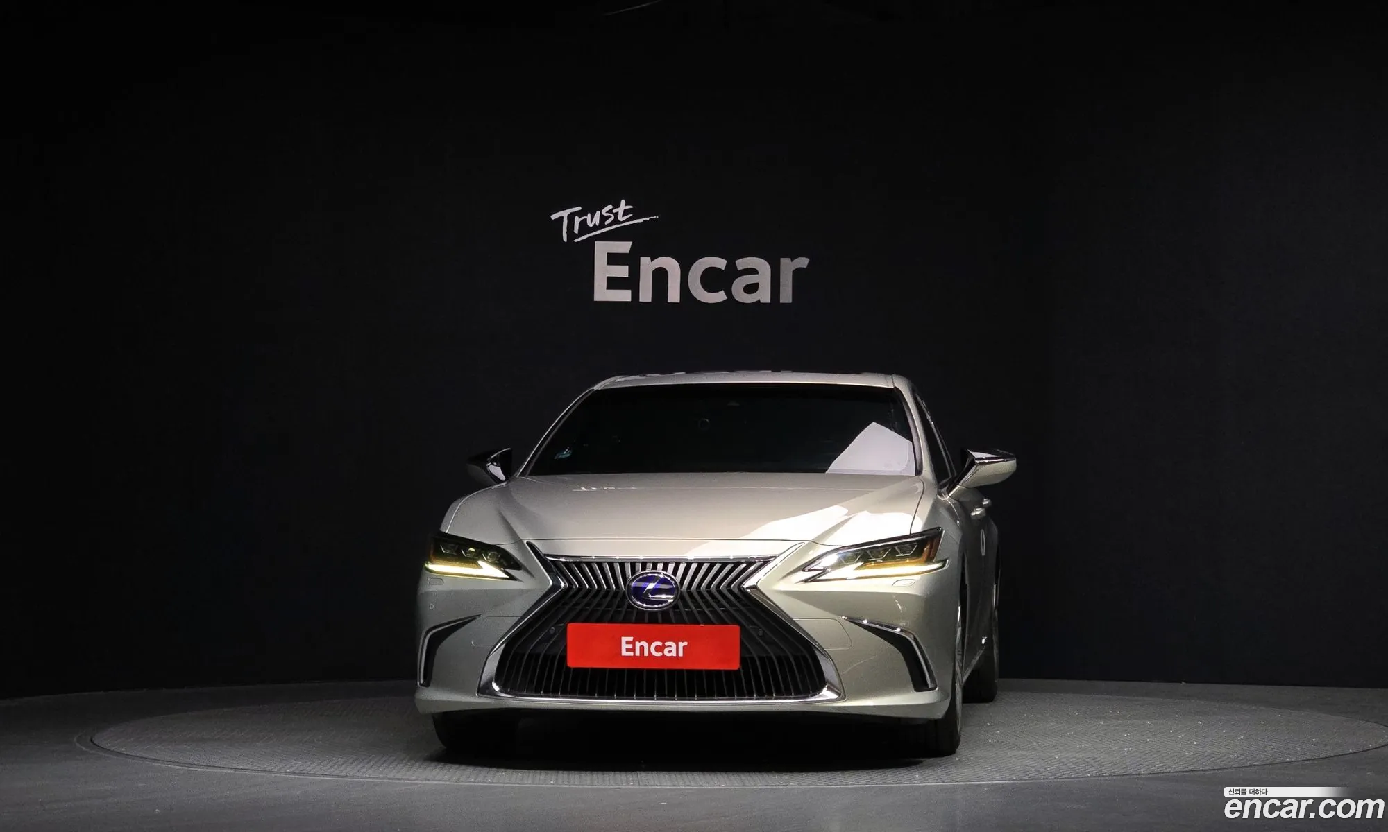 Lexus ES300h 7th Gen 2019 — 20