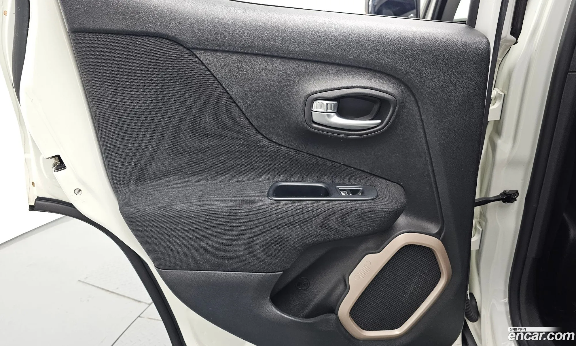 Jeep Renegade 2016 1C4BU0000GPD48444 — 14