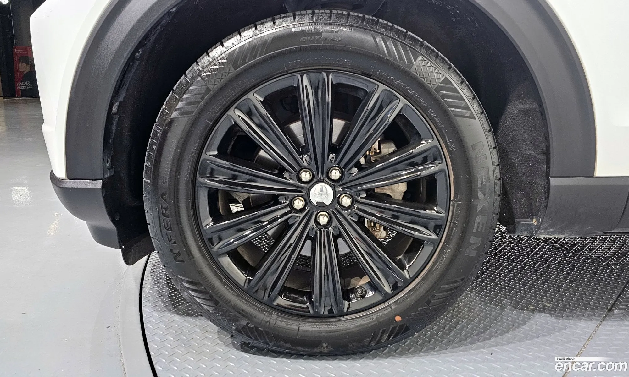 Ford Explorer 6th Gen 2020 1FMSK8FH7LGA74361 — 17