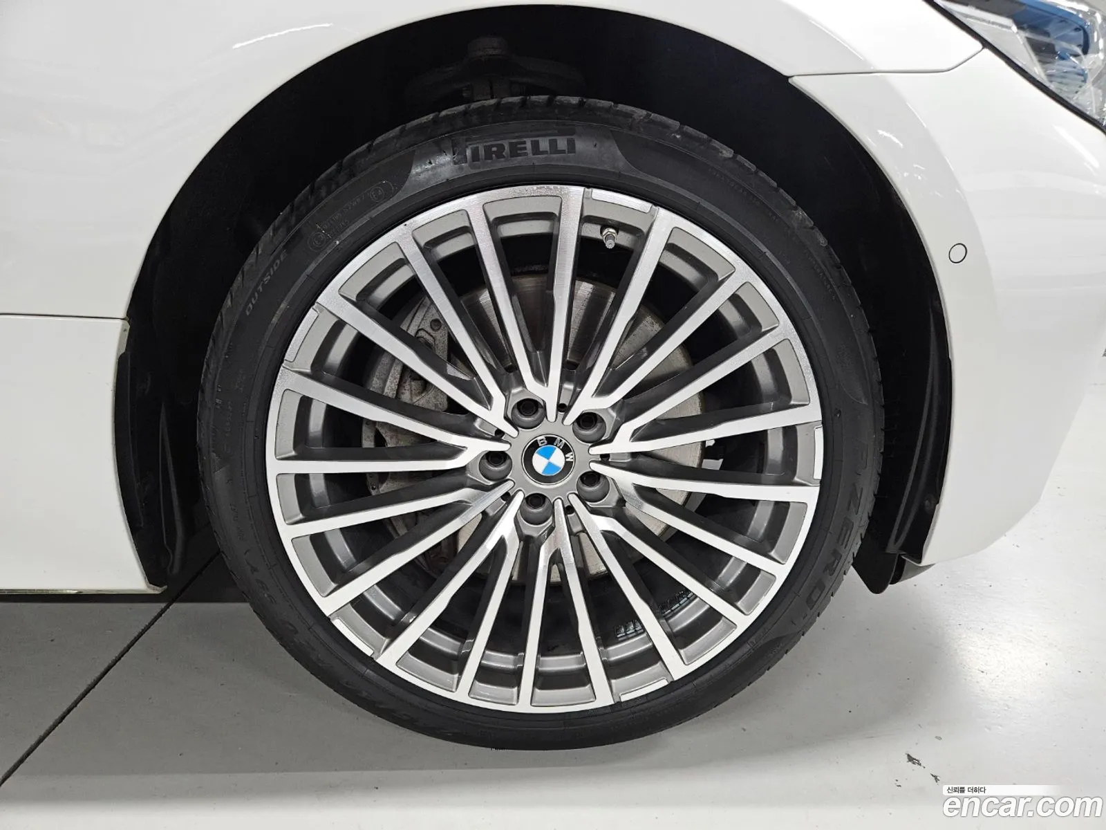 BMW 6 Series GT 2021 — 14