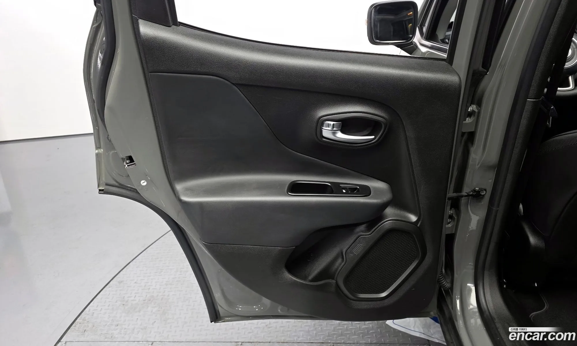 Jeep Renegade 2022 — 24