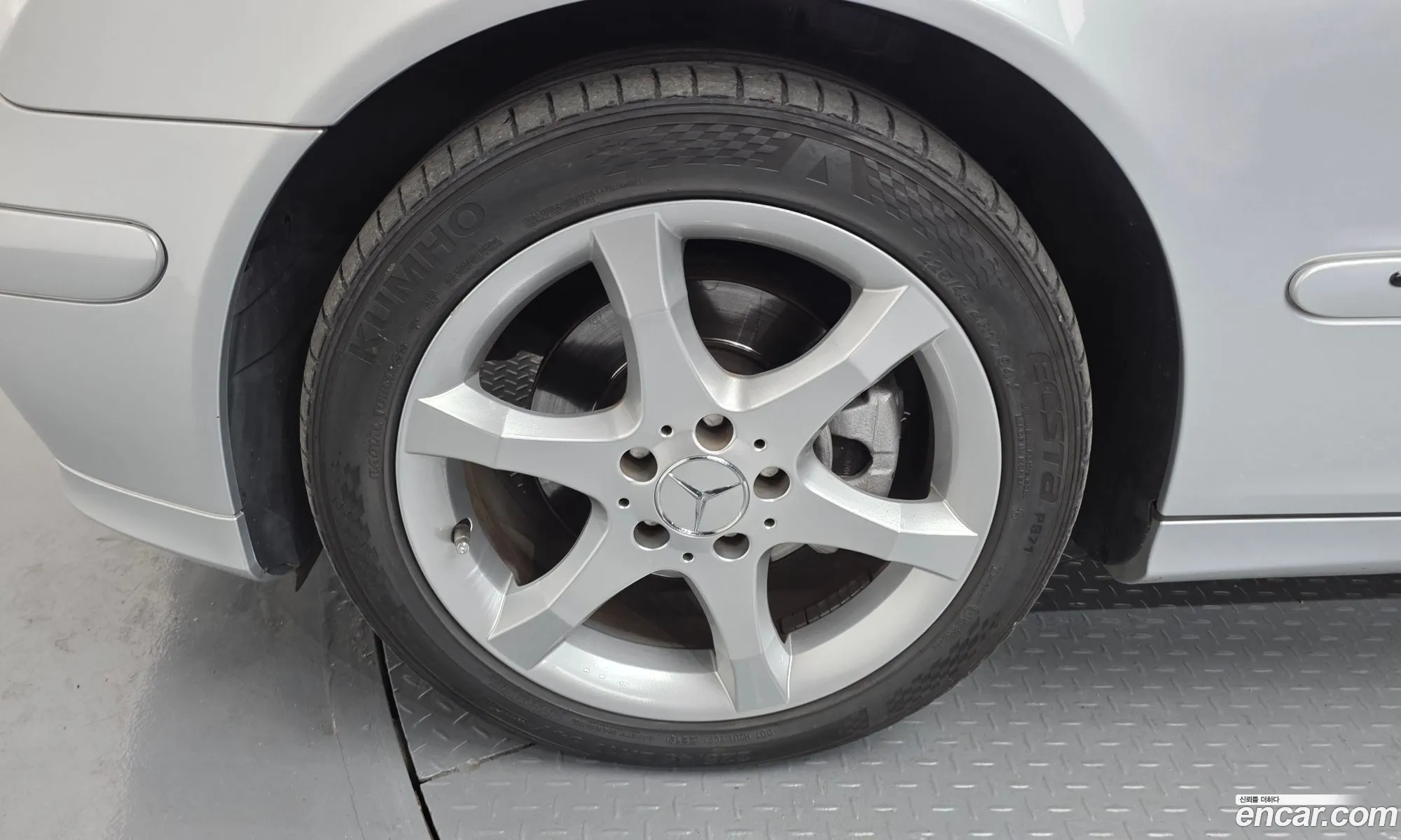 Mercedes-Benz C-Class 2007 WDBRF52H57F932951 — 13