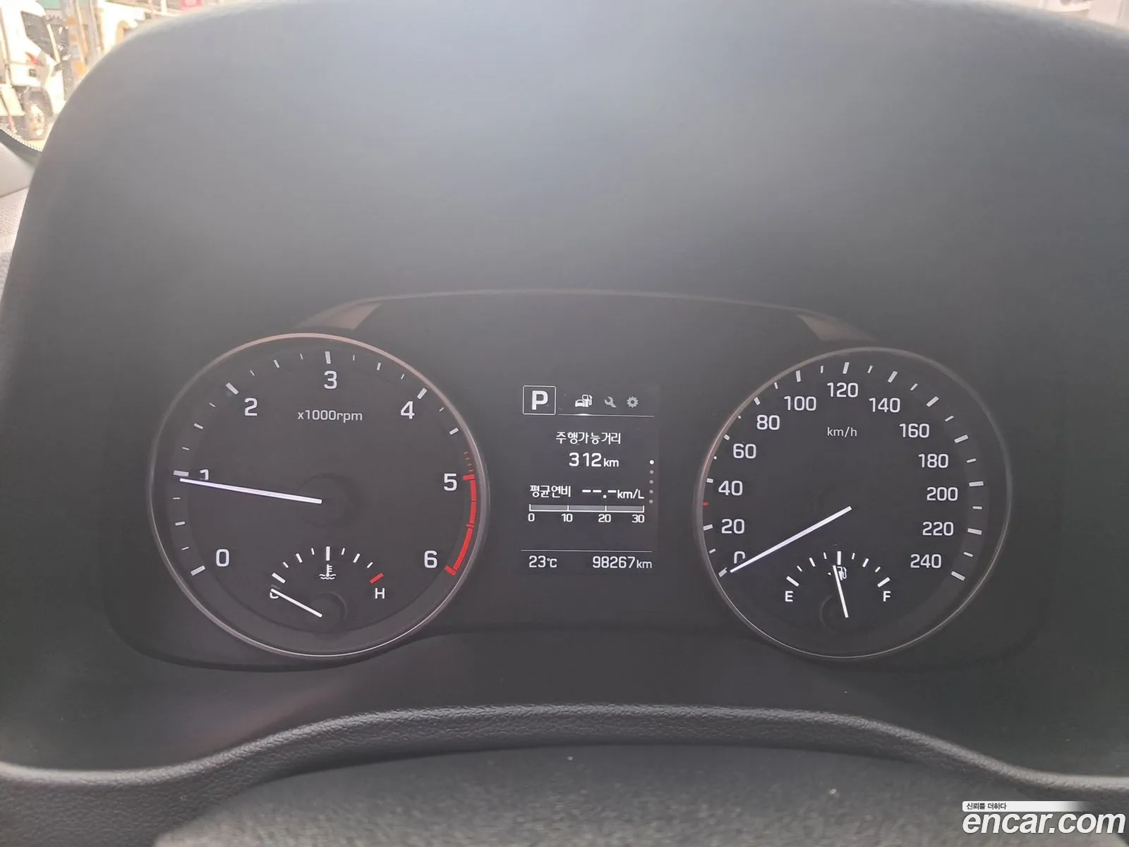 Hyundai Elantra AD 2015 — 14