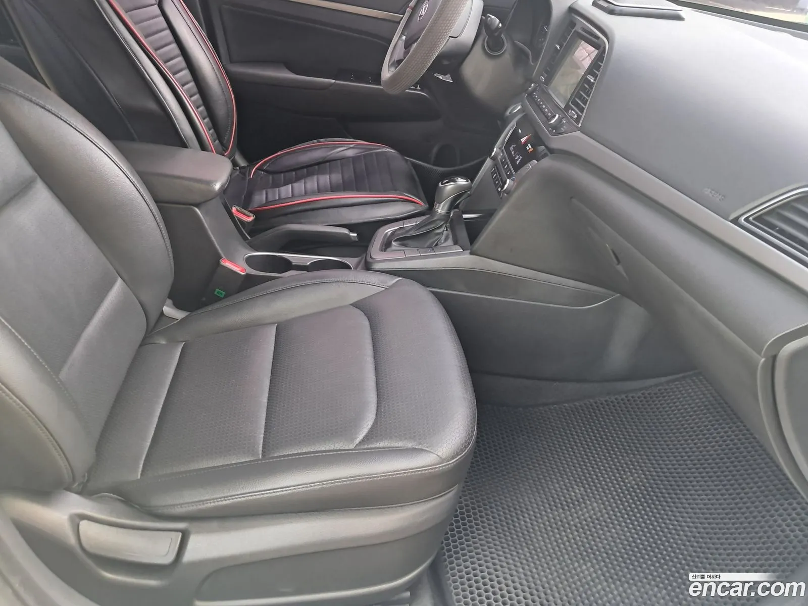 Hyundai Elantra AD 2015 — 16