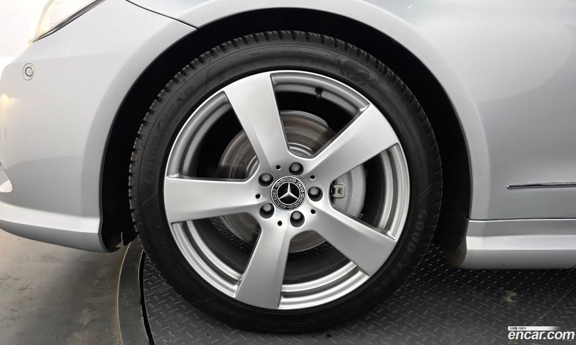 Mercedes-Benz E-Class W212 2010 WDDKK5GF2AF044788 — 13