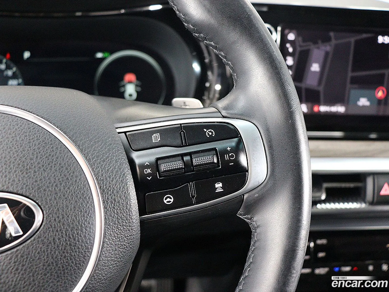 Kia K5 Hybrid 2021 — 11