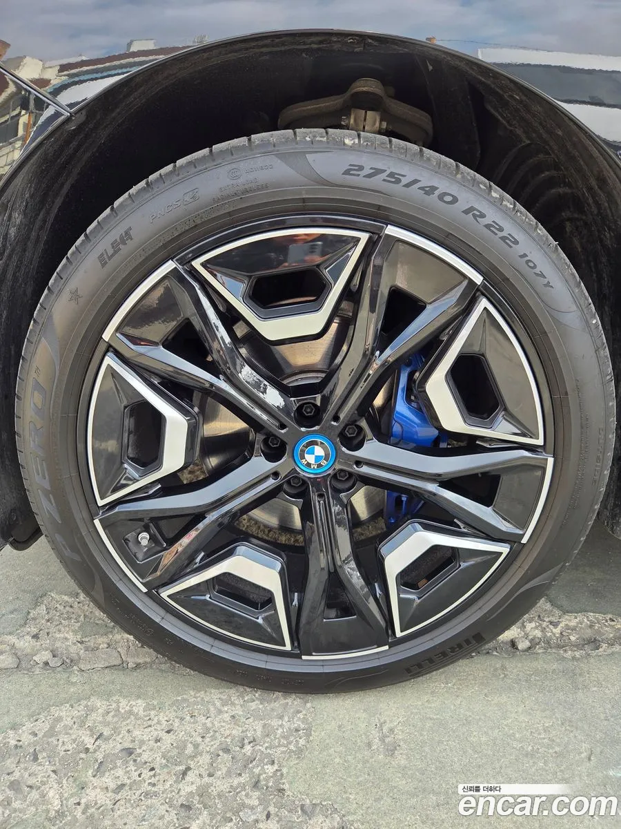 BMW iX 2024 — 7