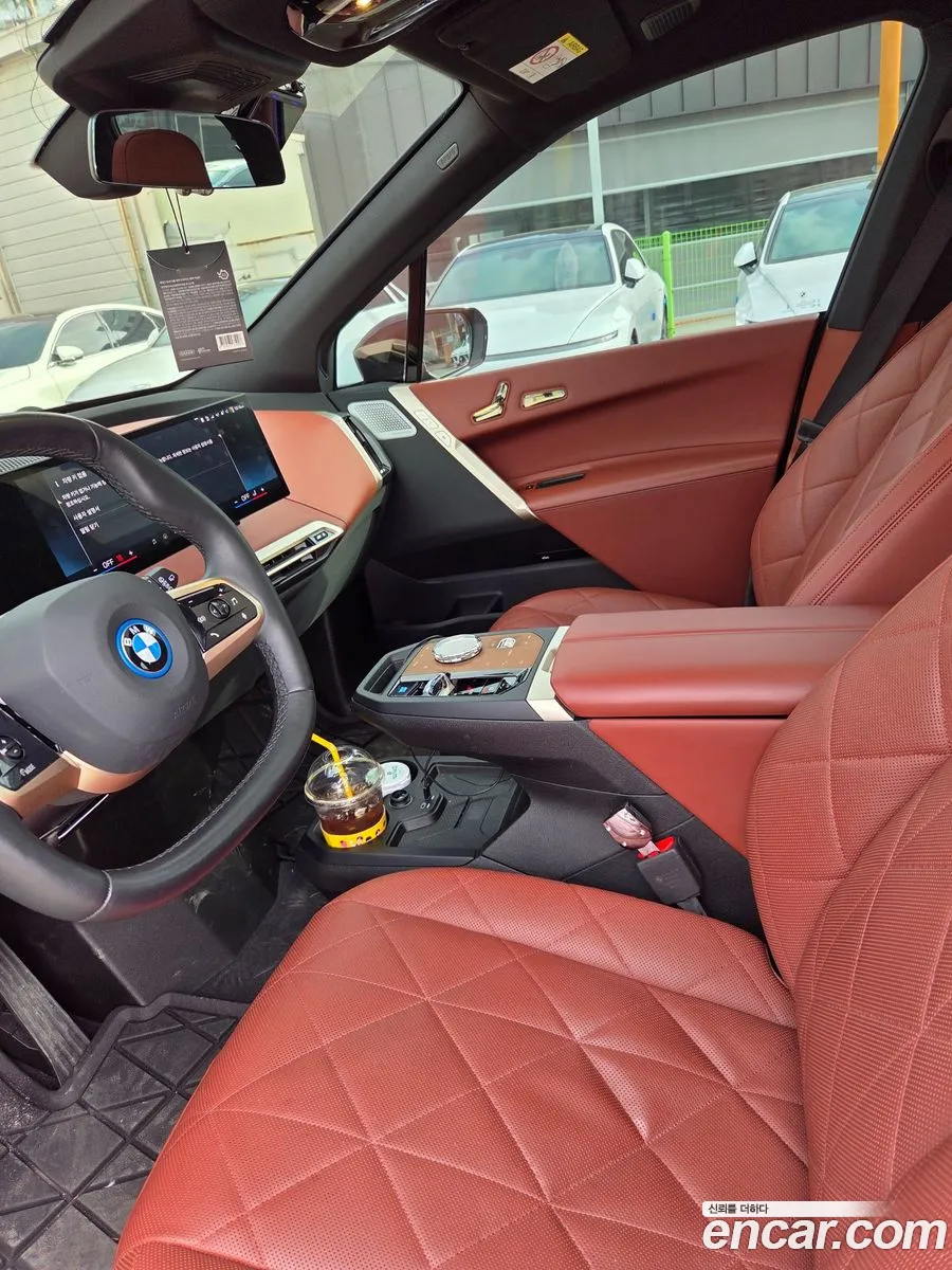 BMW iX 2024 — 10