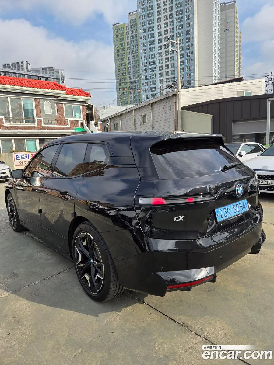 BMW iX 2024 — 2