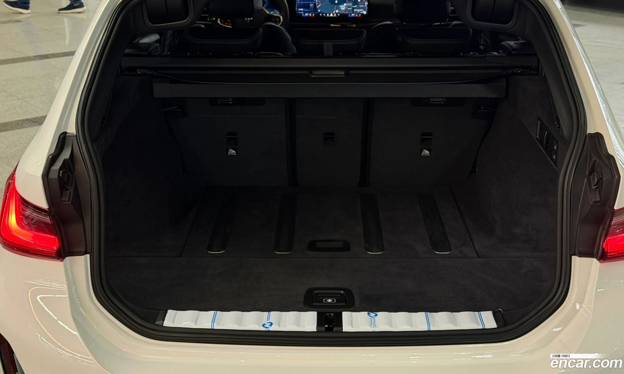 BMW 3 Series 2025 — 17
