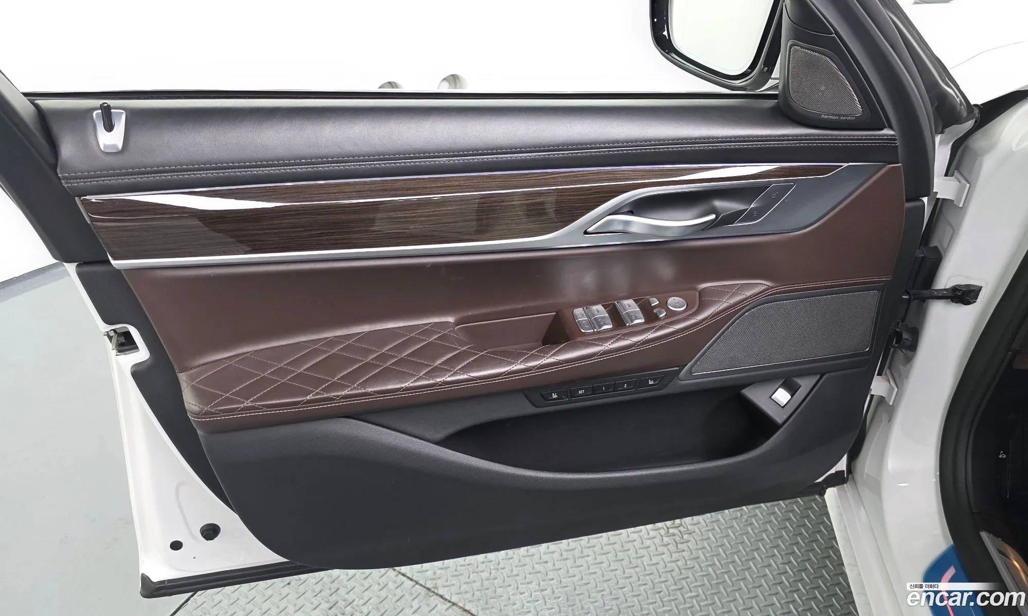 BMW 7 Series 2020 — 18