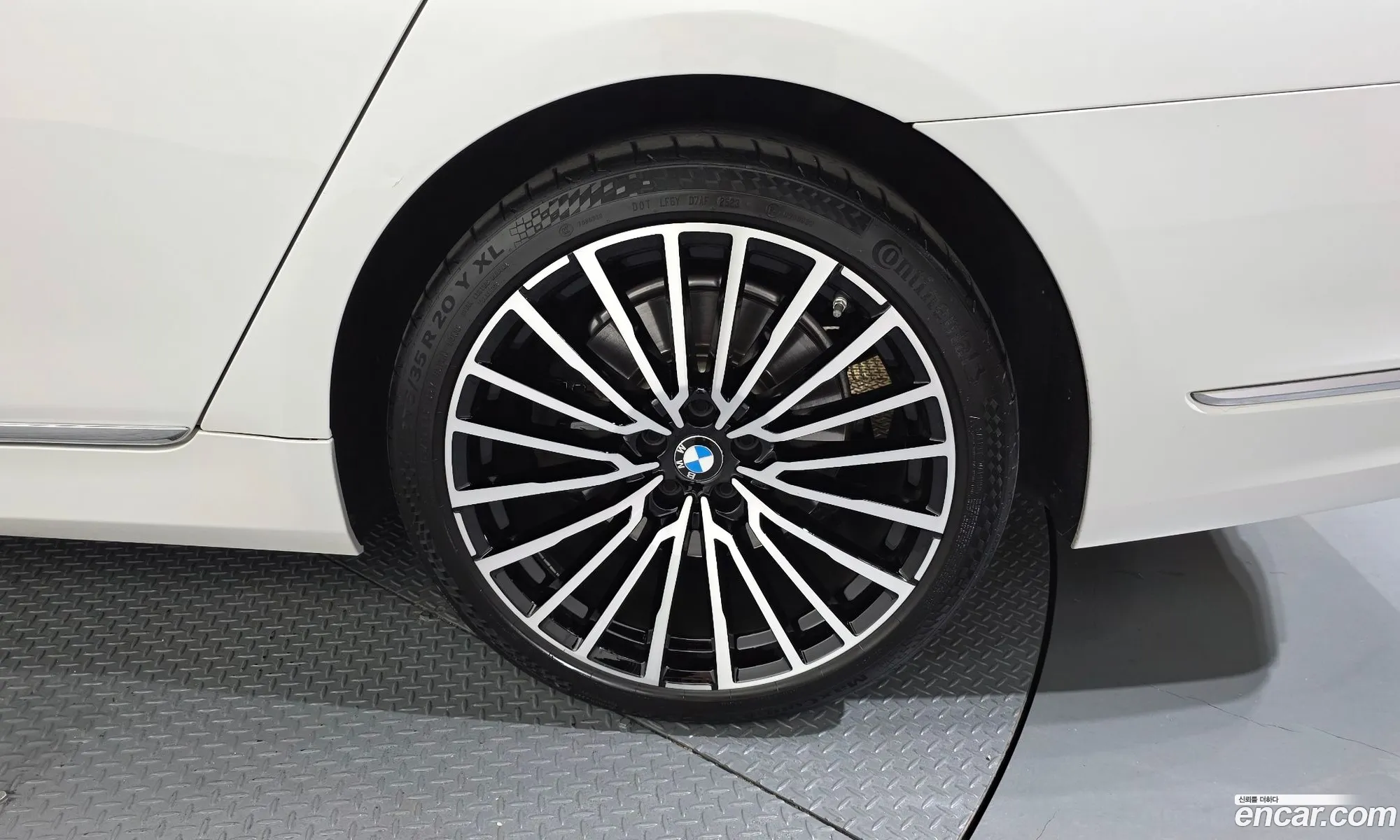 BMW 7 Series 2020 — 10