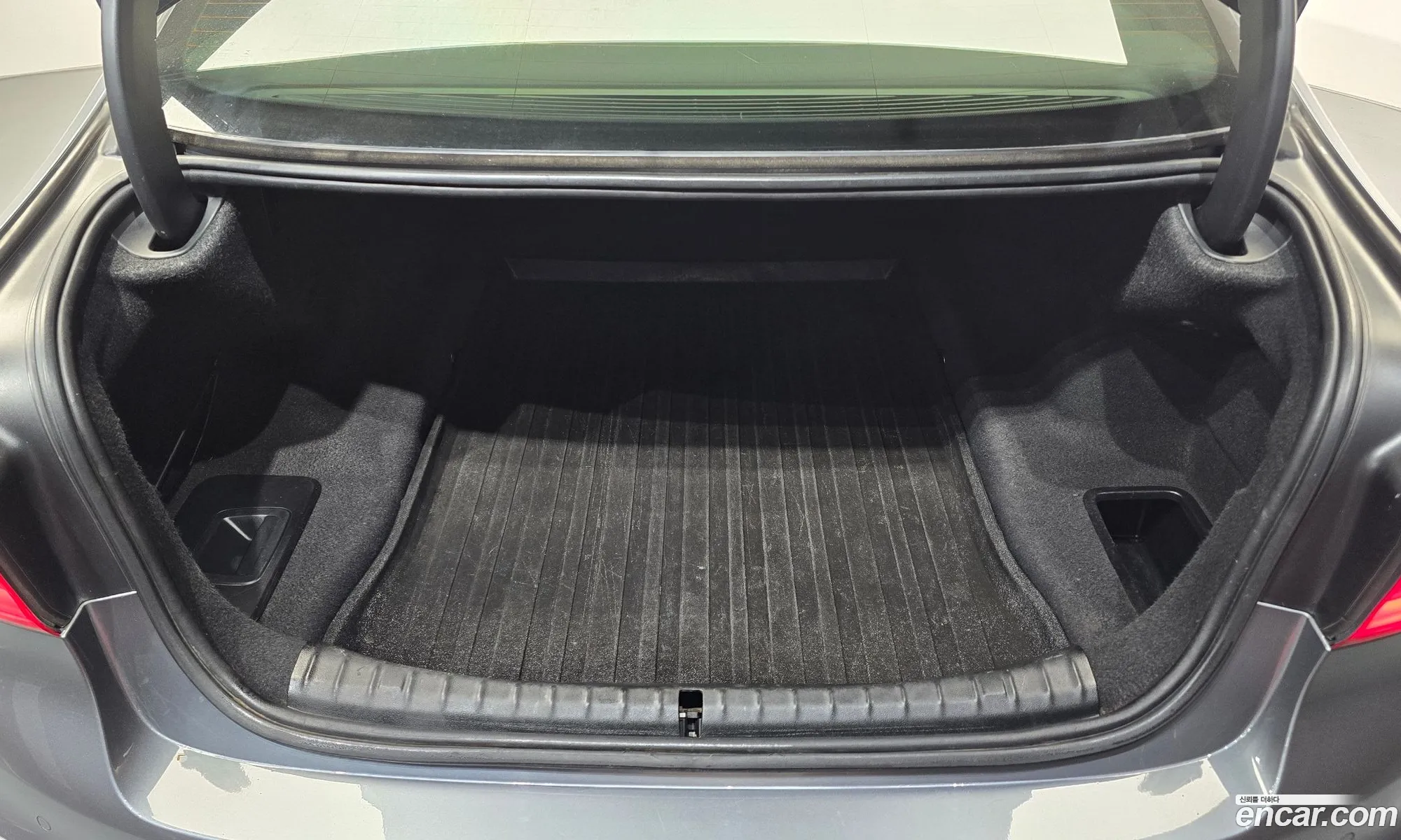 BMW 5 Series 2018 WBAJD910XJWC81881 — 18