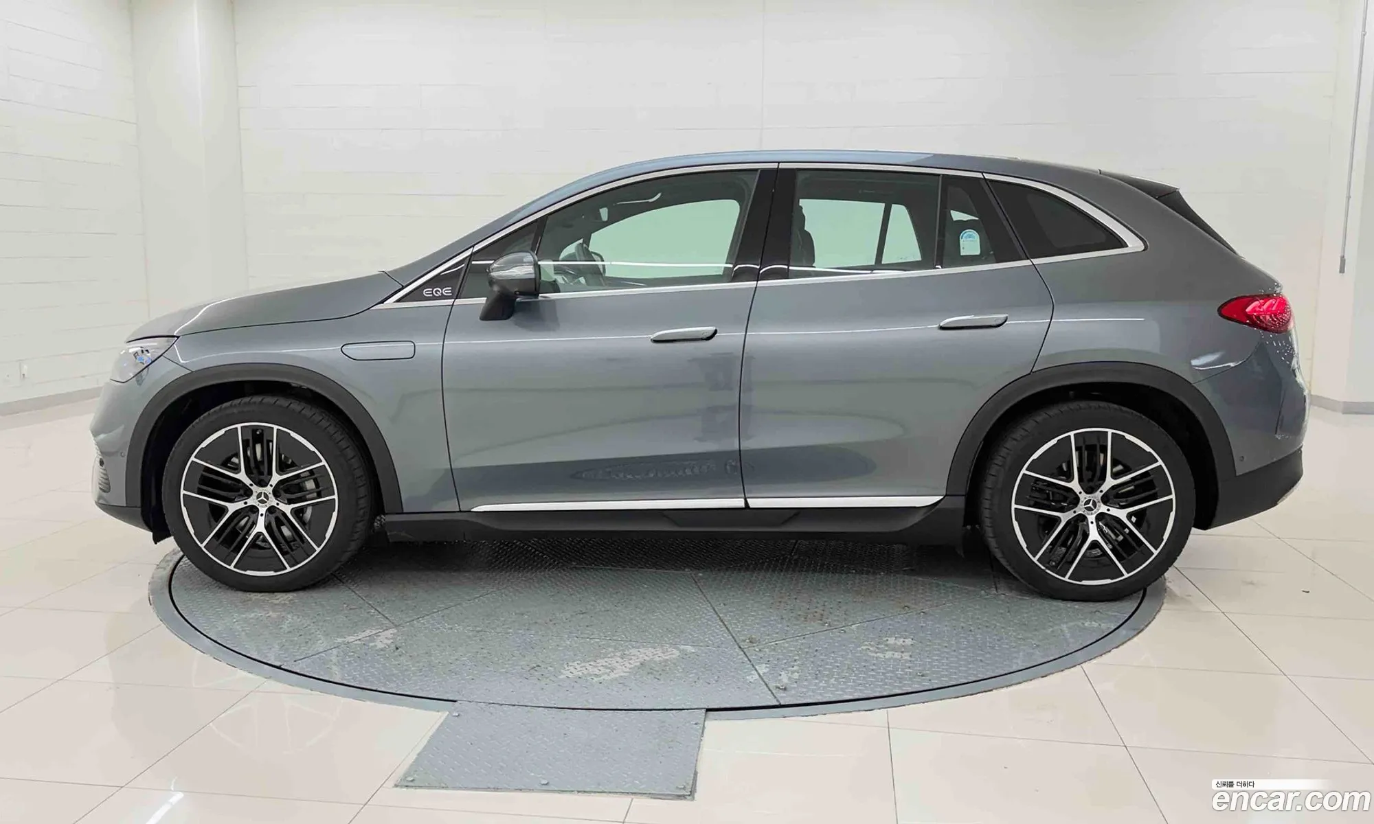 Mercedes-Benz EQE SUV X294 2025 — 9