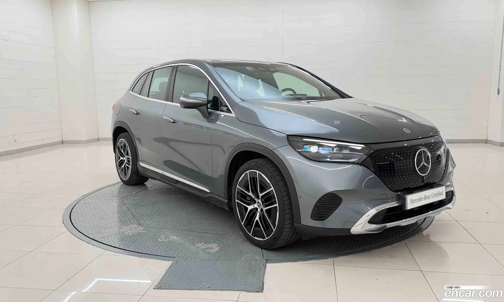 Mercedes-Benz EQE SUV X294 2025 — 2
