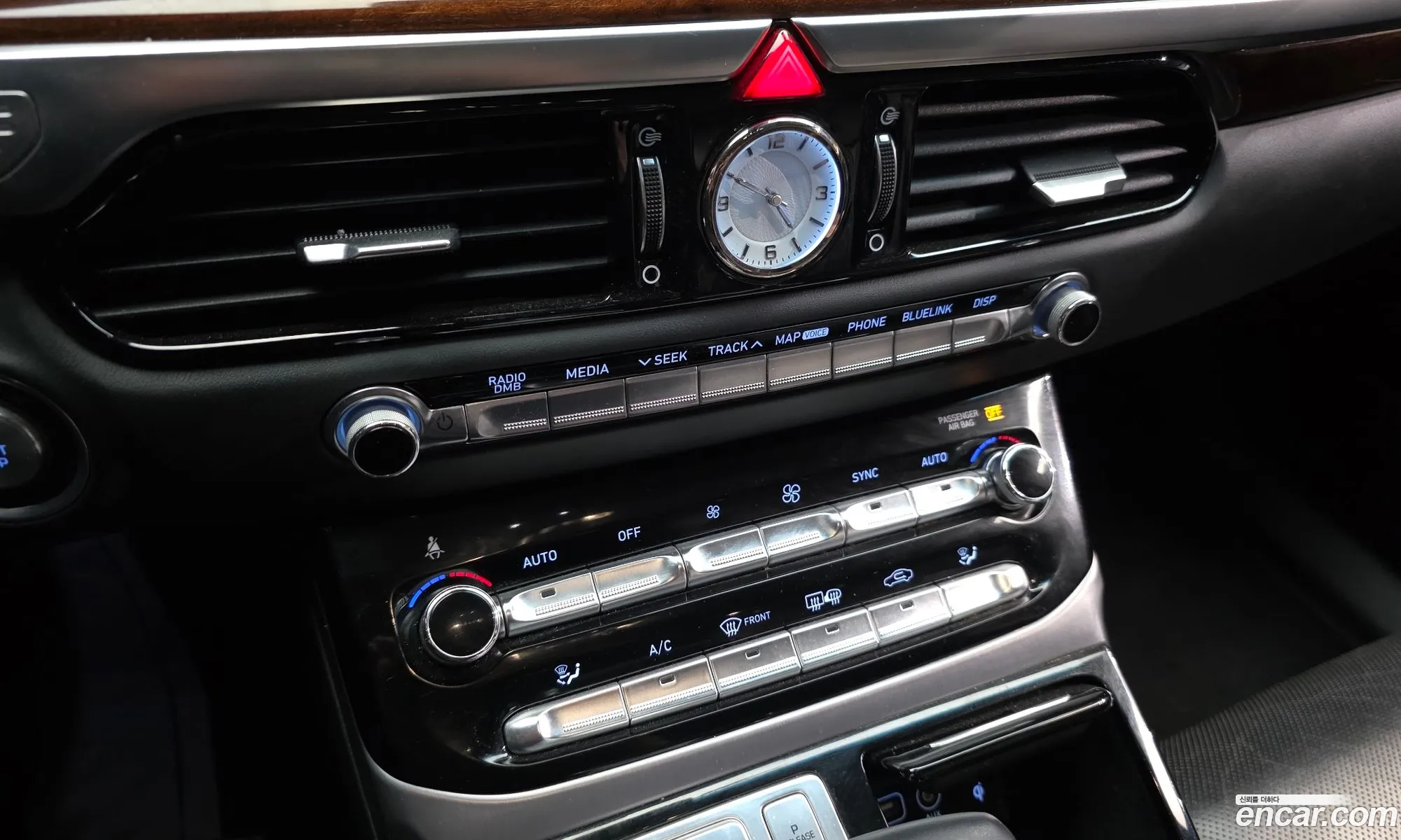 Genesis EQ900 2015 — 27