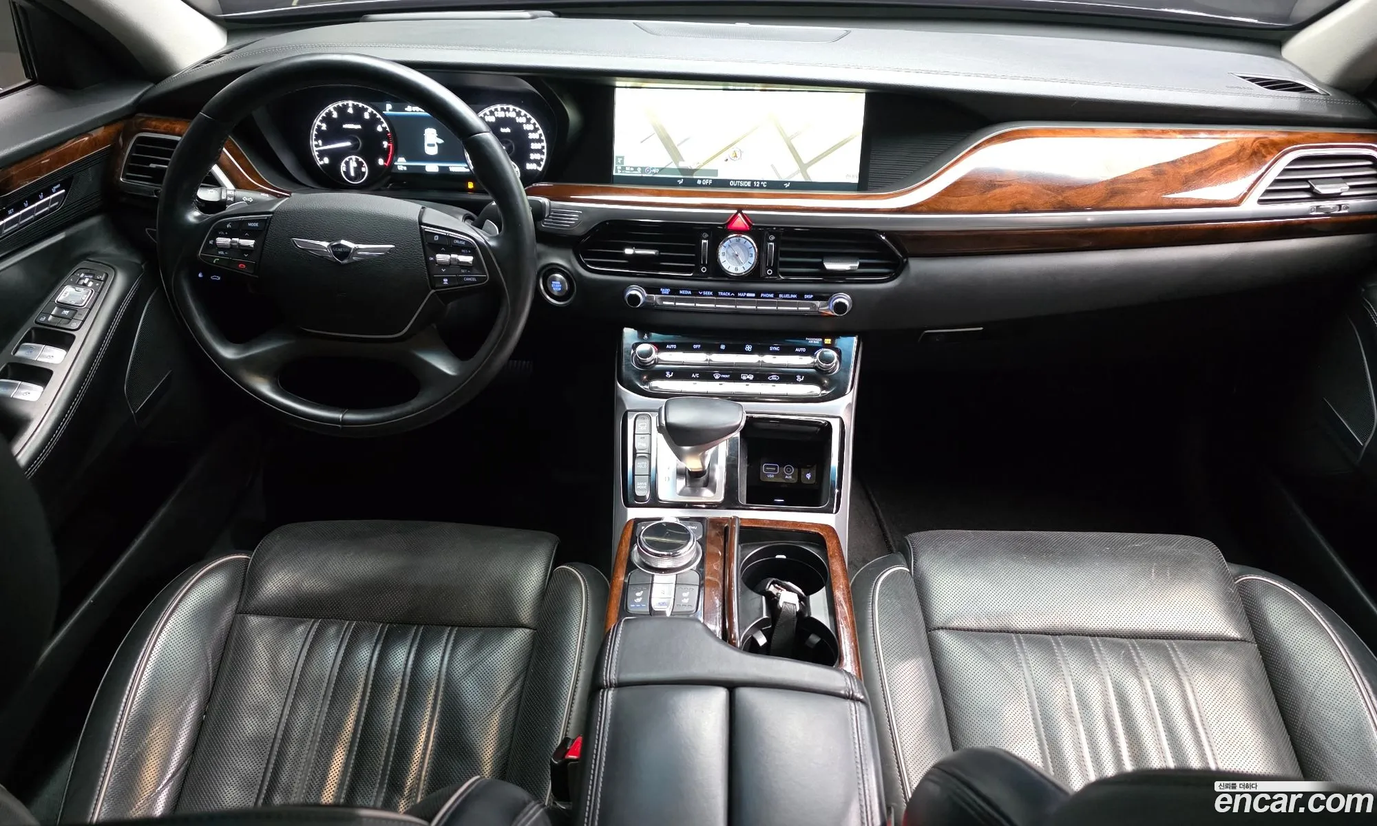 Genesis EQ900 2015 — 11