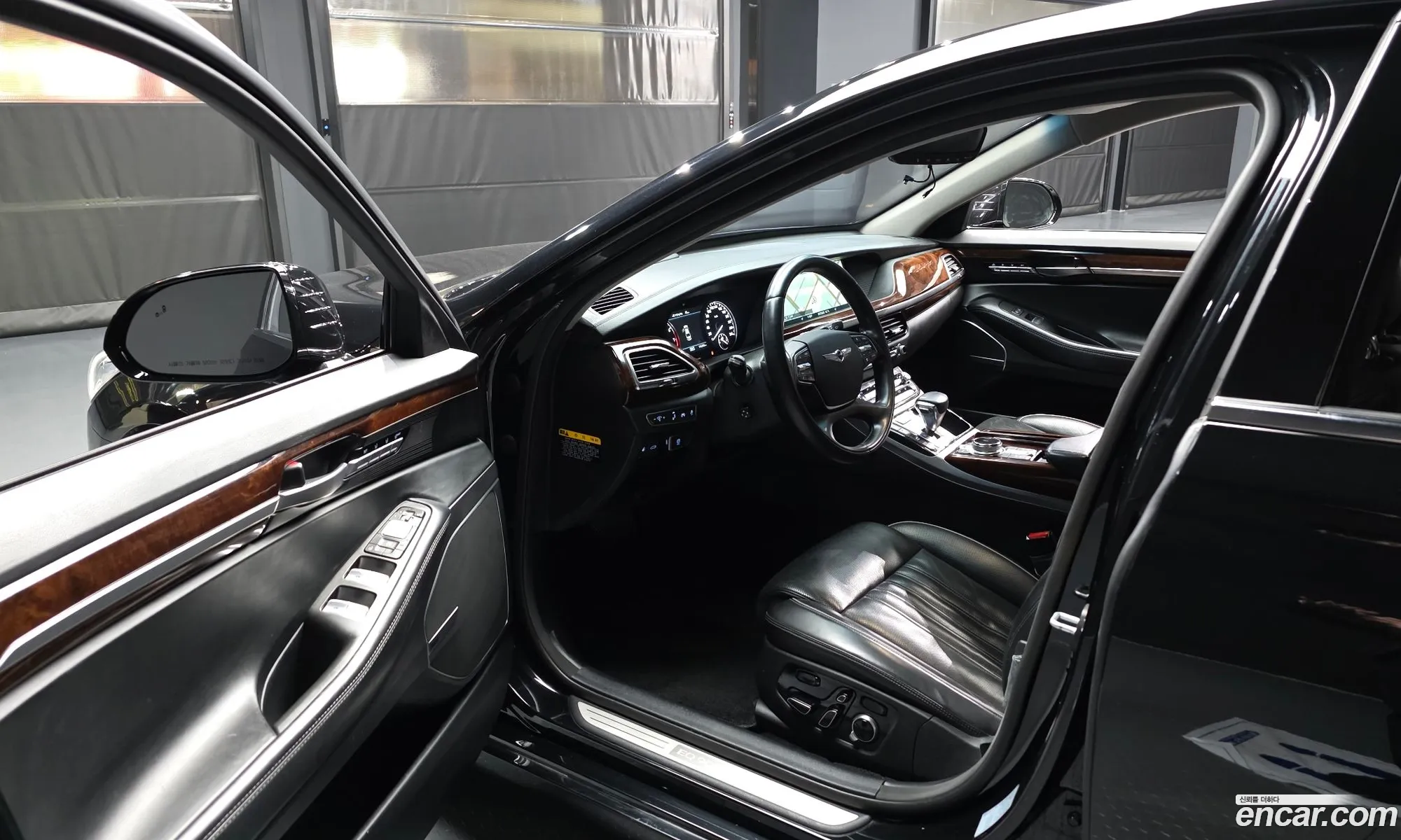 Genesis EQ900 2015 — 20