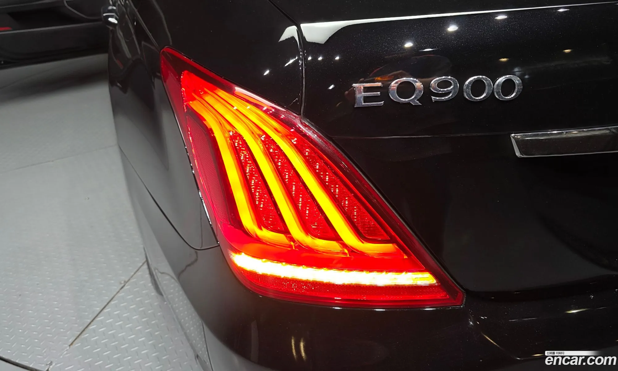 Genesis EQ900 2015 — 16