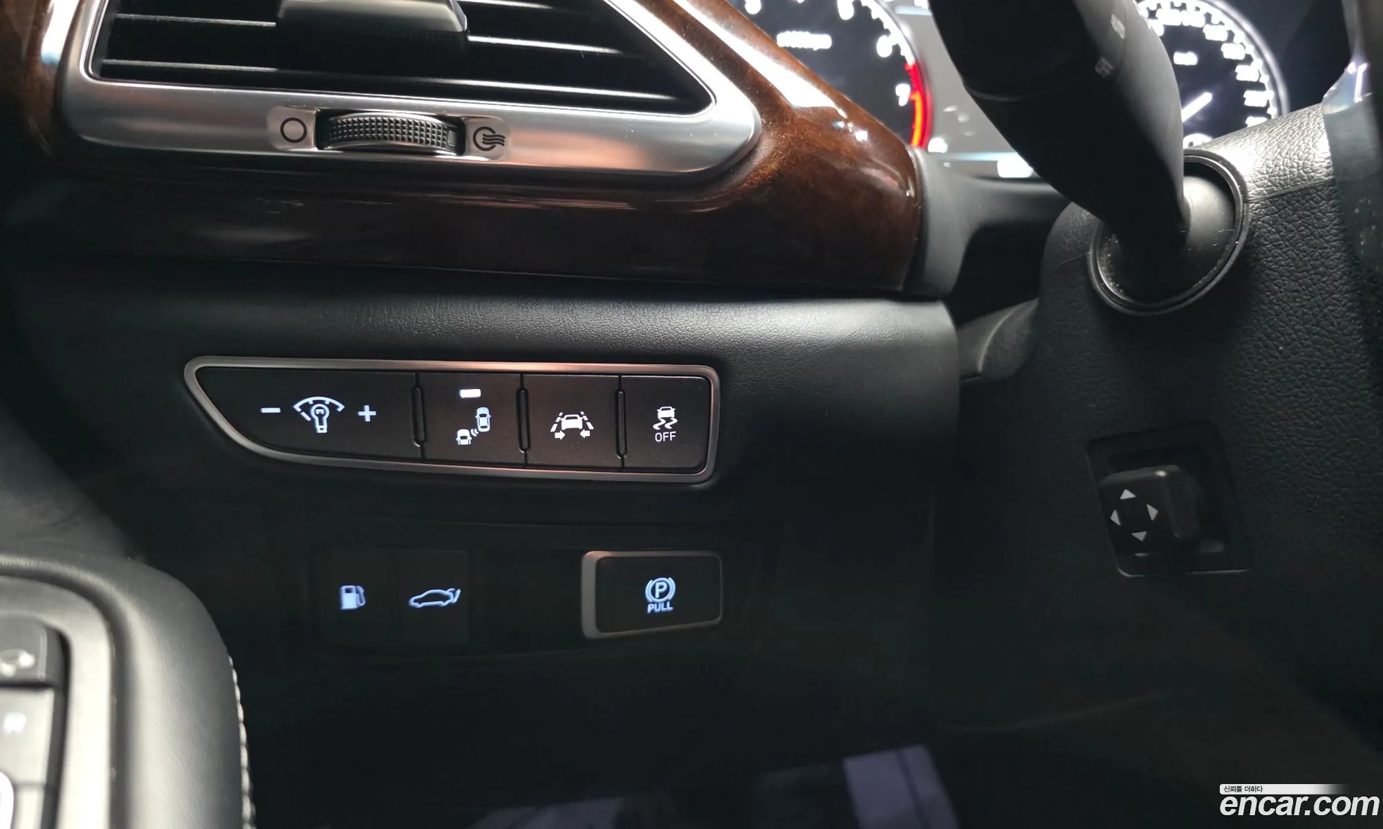 Genesis EQ900 2015 — 5