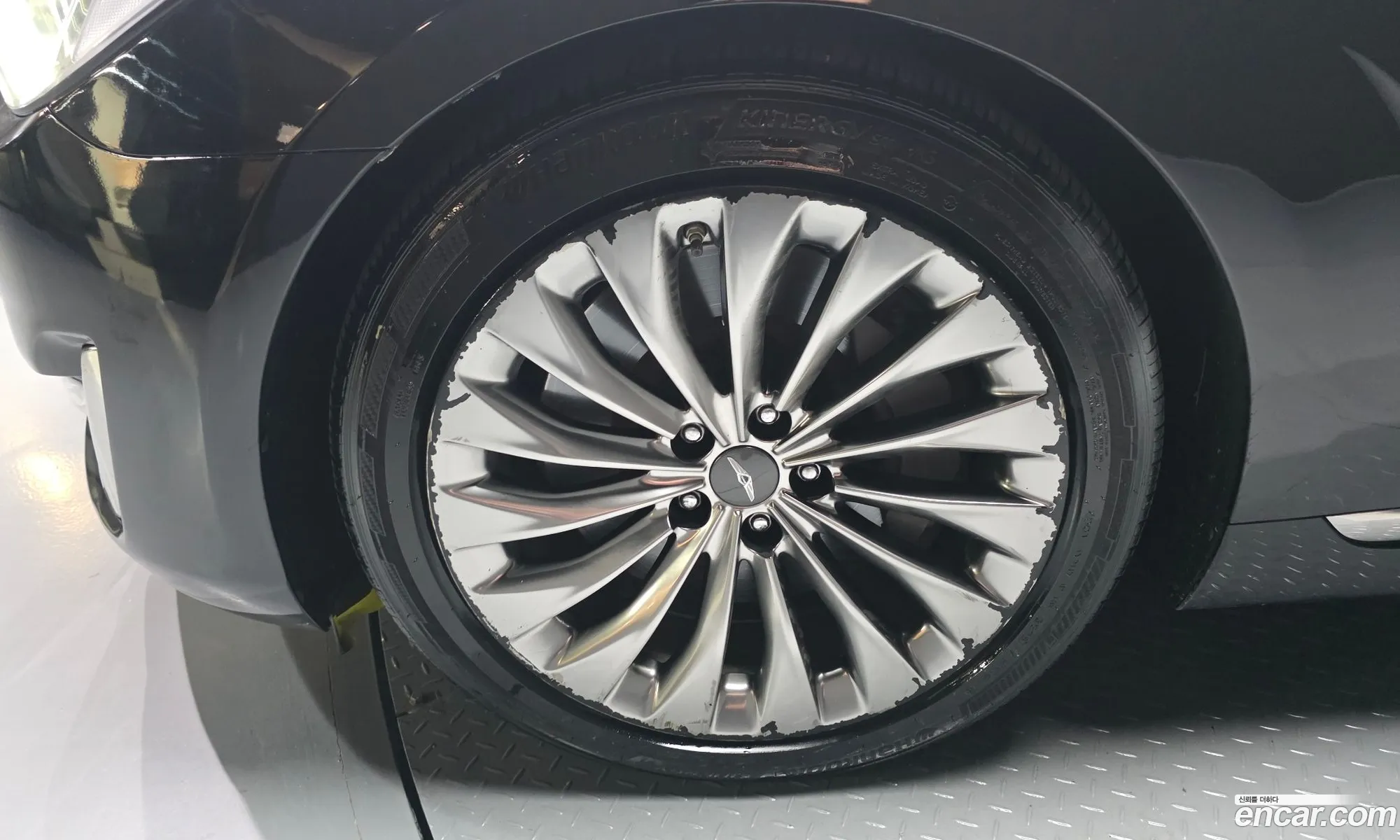 Genesis EQ900 2015 — 7