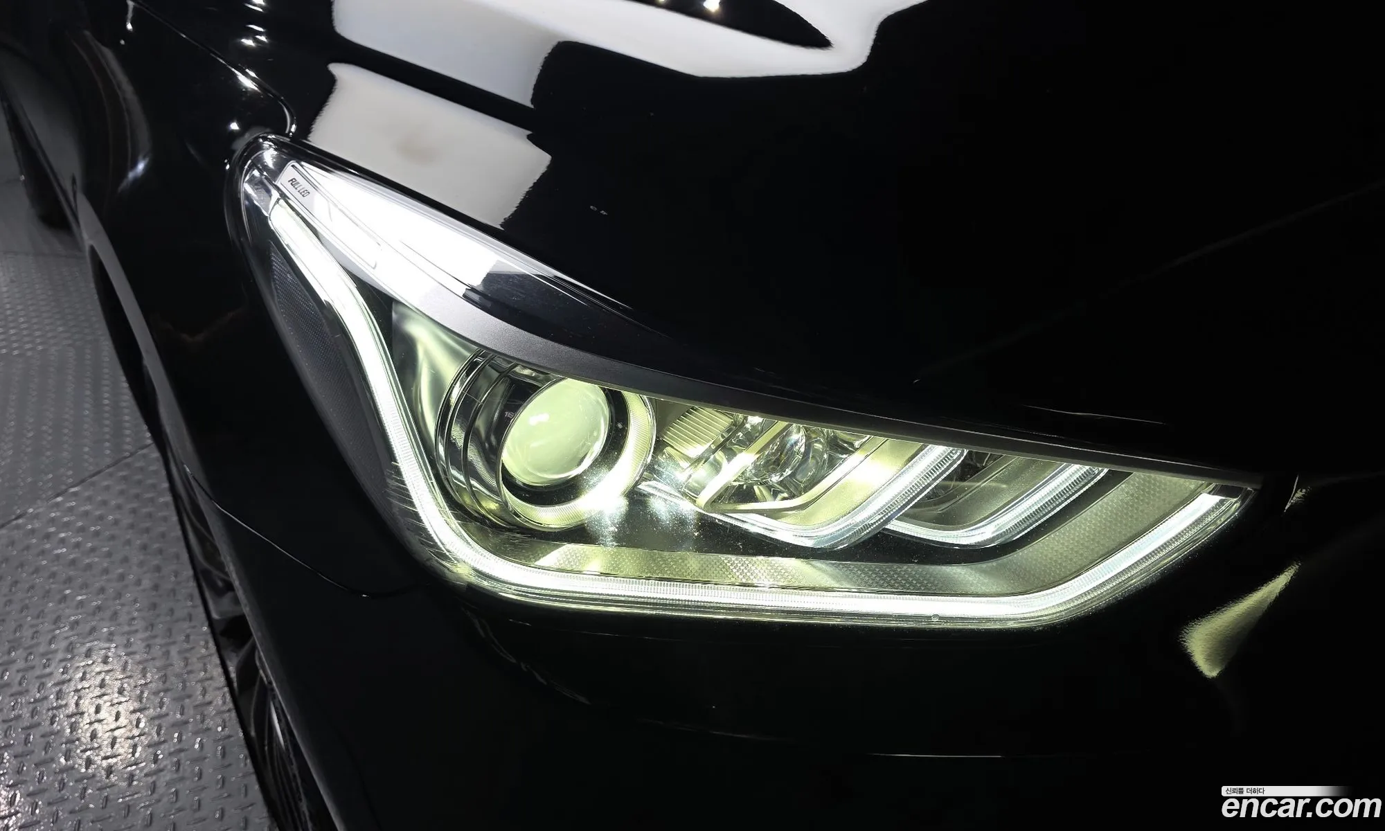 Genesis EQ900 2015 — 13