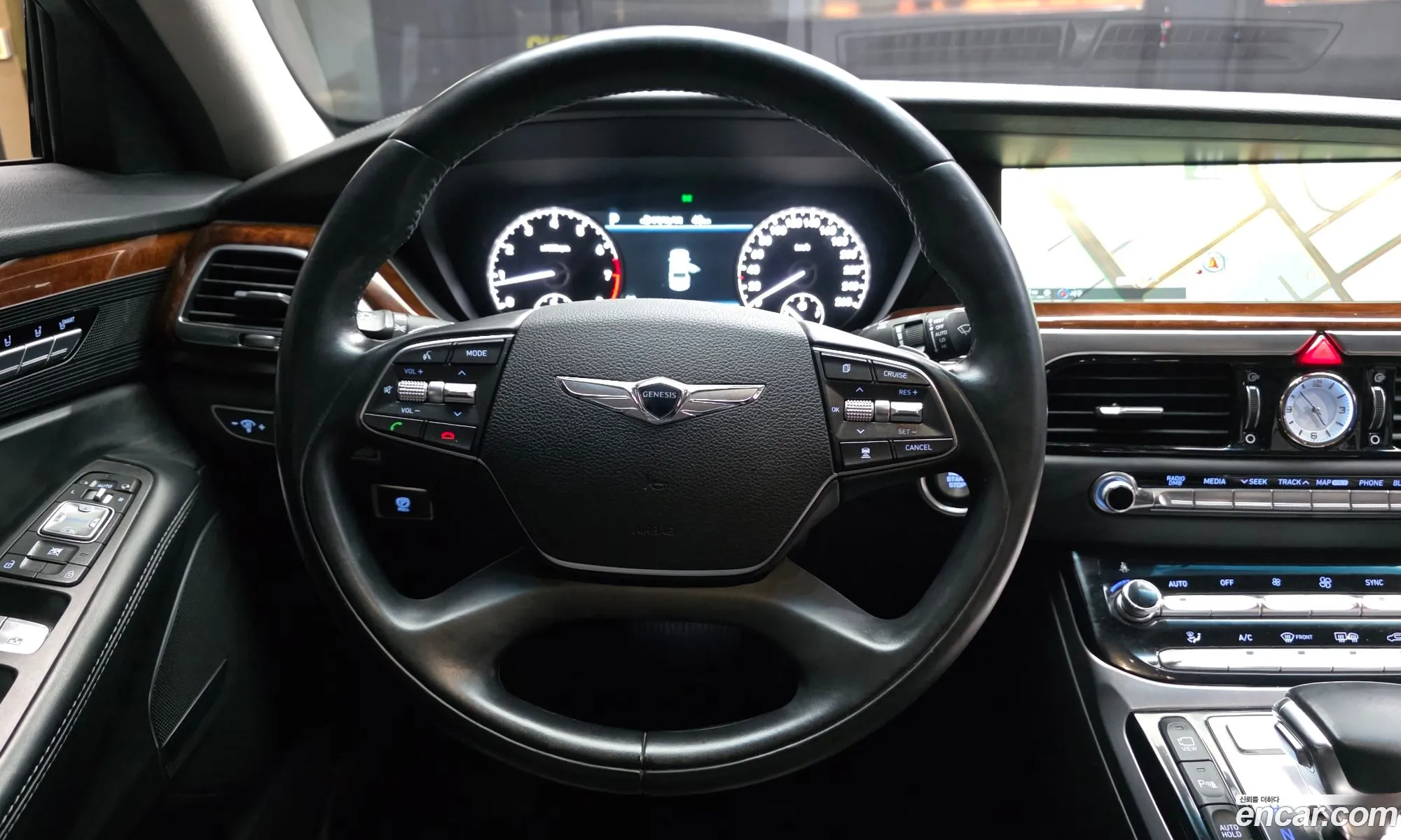 Genesis EQ900 2015 — 6