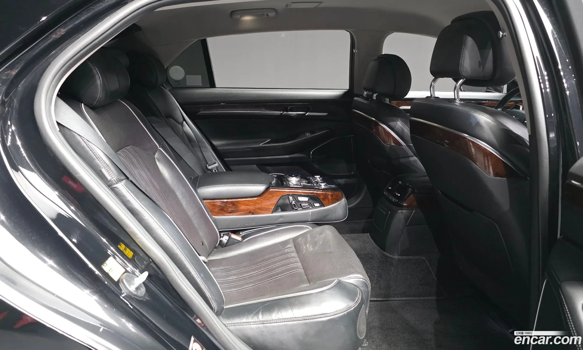 Genesis EQ900 2015 — 19