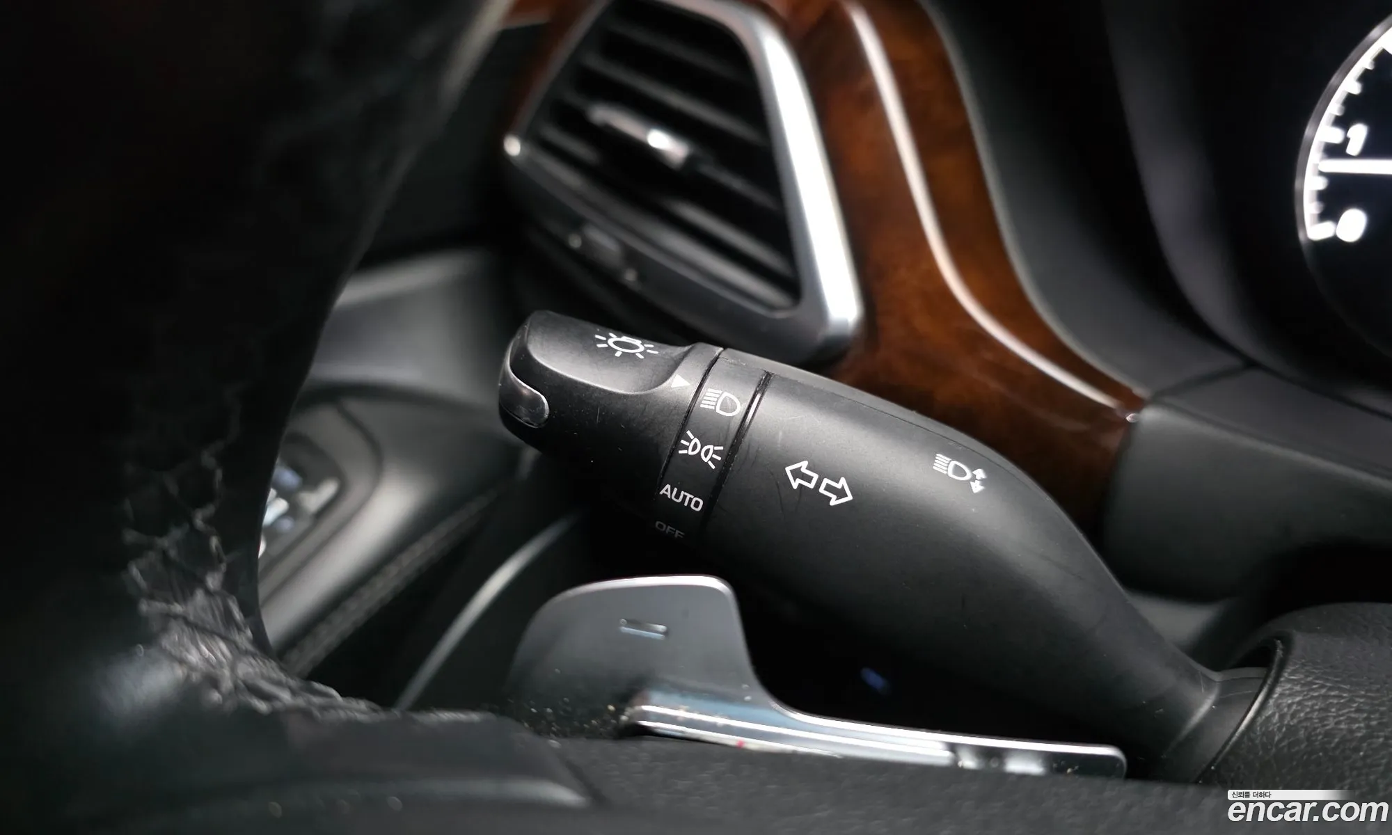 Genesis EQ900 2015 — 28