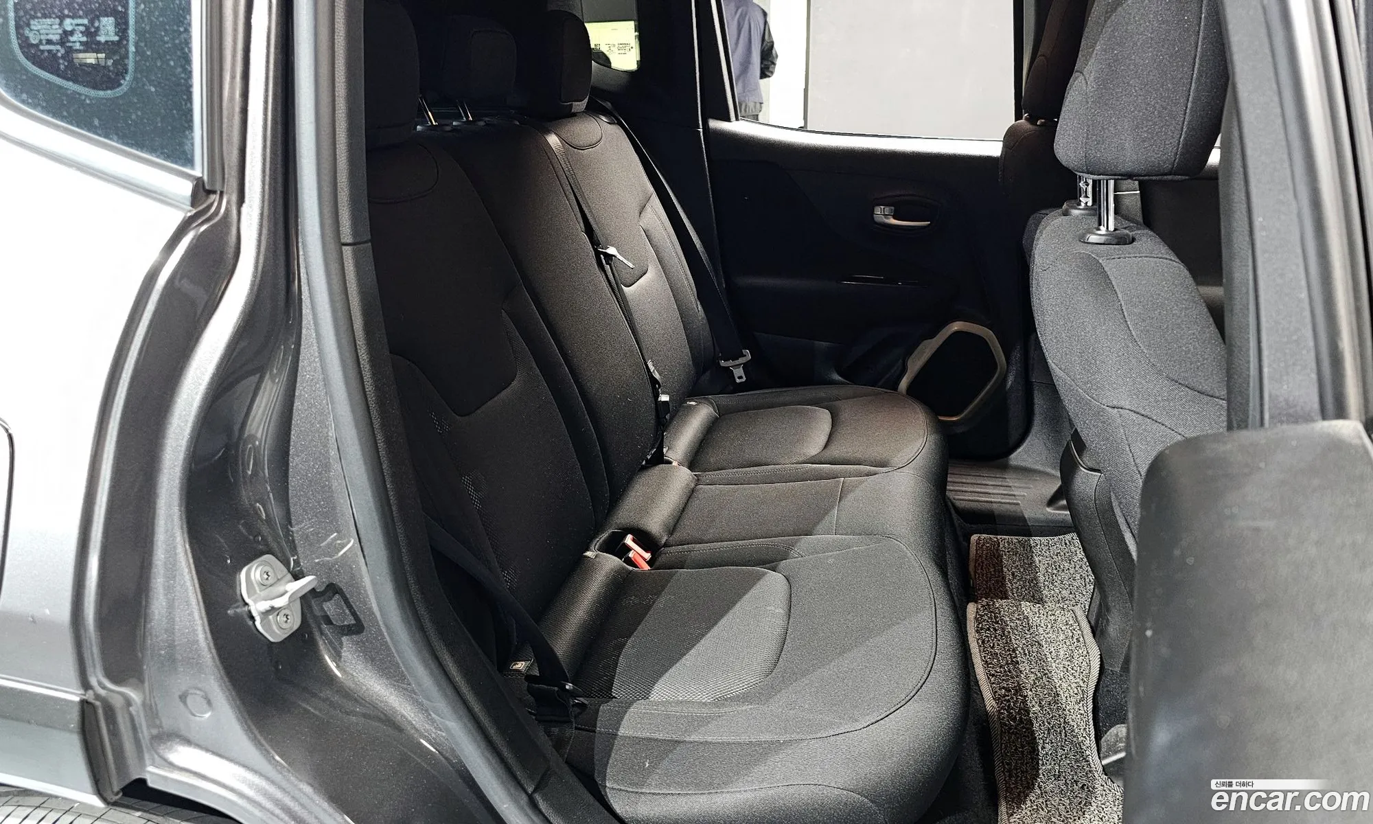 Jeep Renegade 2017 1C4BU0000HPF37900 — 16