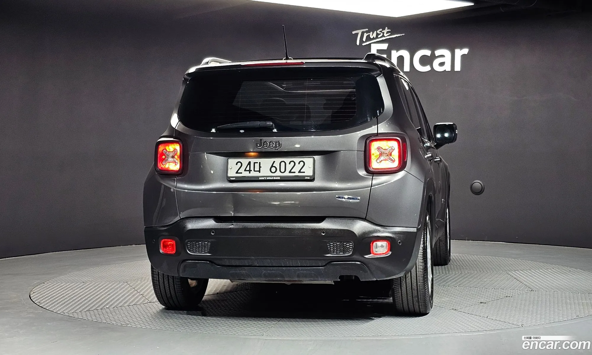 Jeep Renegade 2017 1C4BU0000HPF37900 — 8