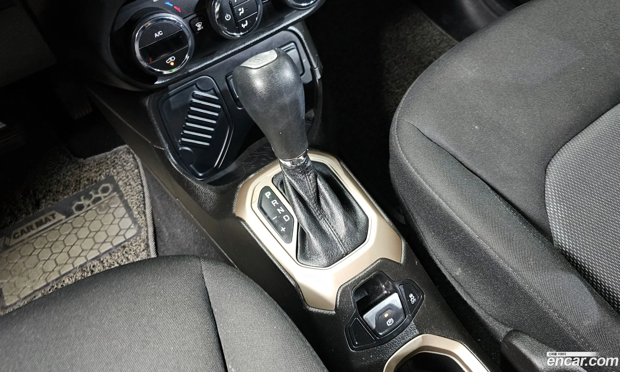 Jeep Renegade 2017 1C4BU0000HPF37900 — 14