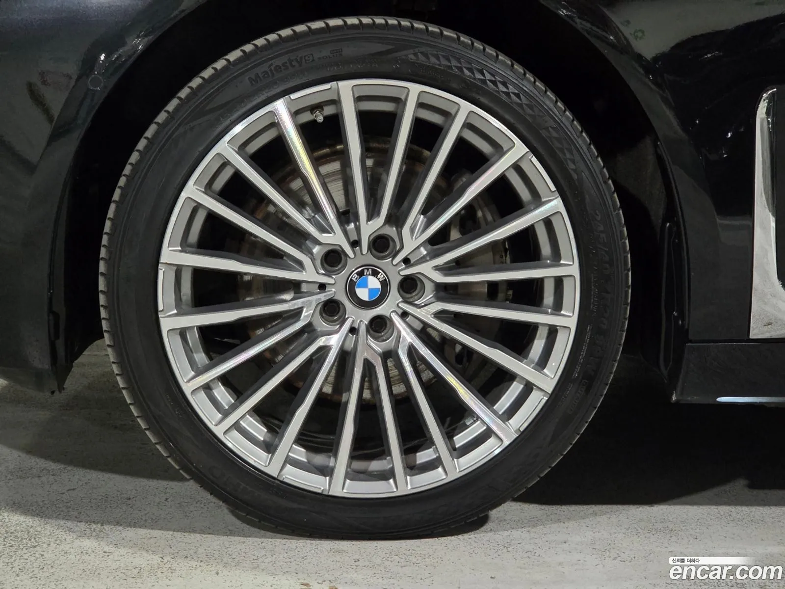 BMW 7 Series 2021 — 17