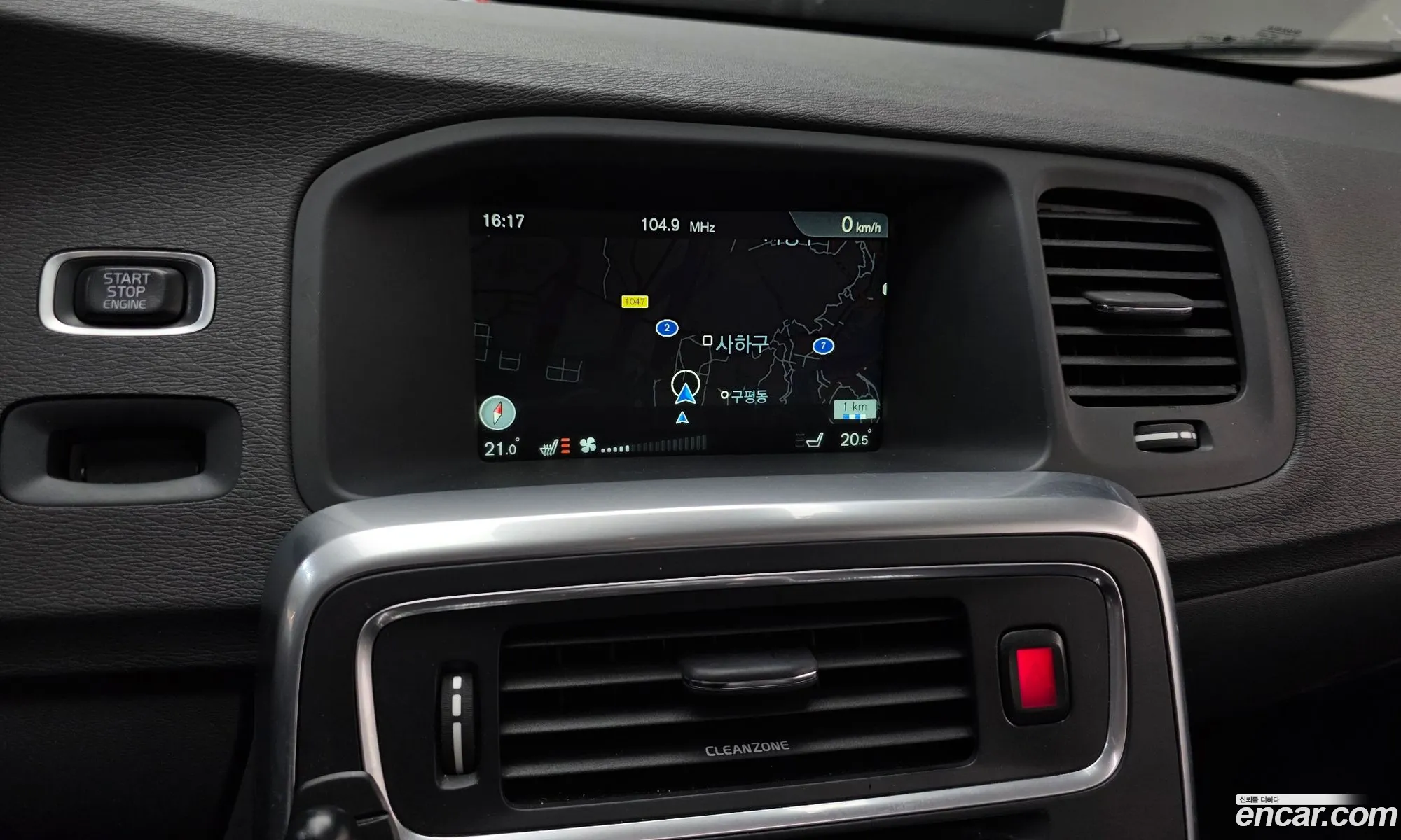 Volvo S60 2017 YV1FSA8BDH2435664 — 10
