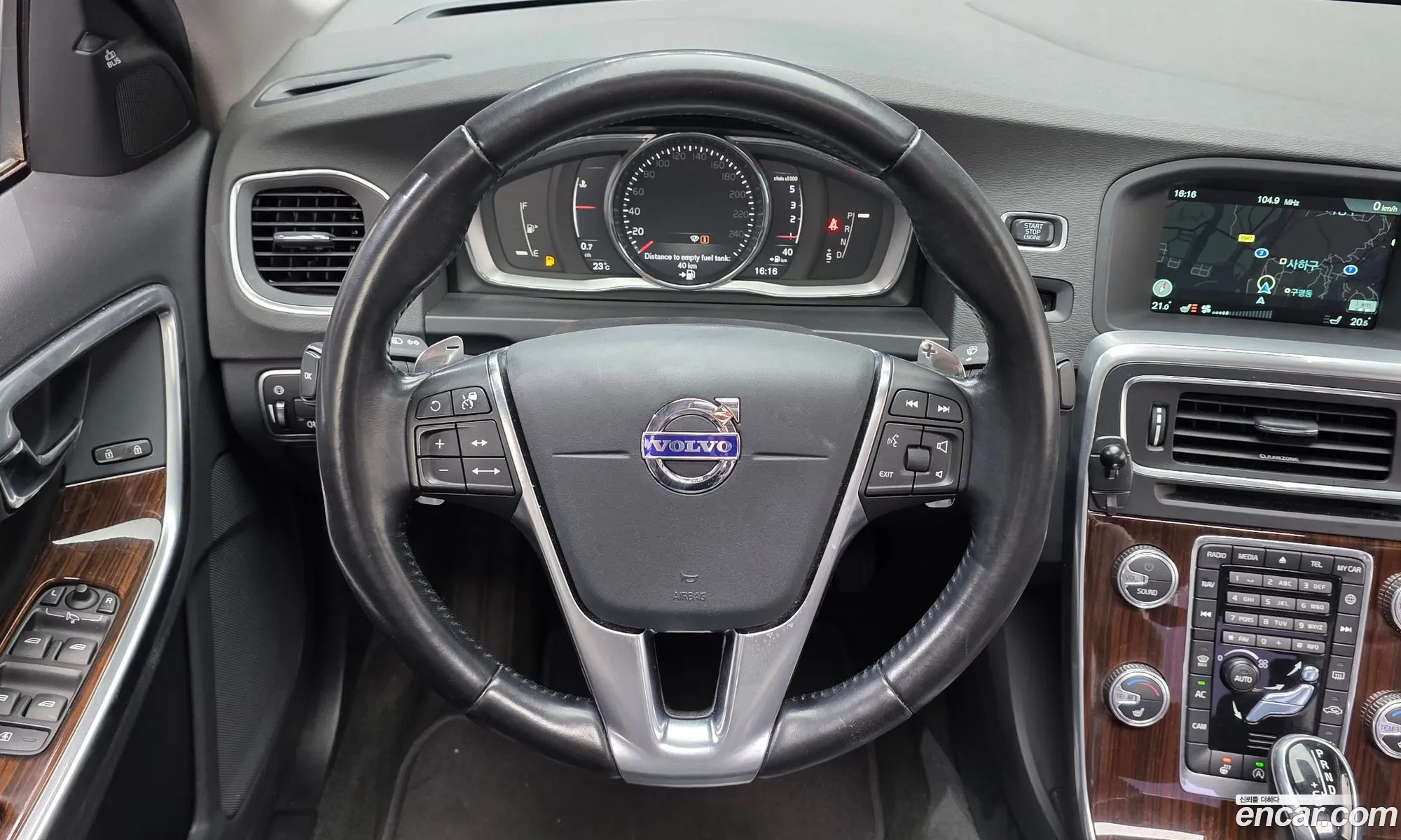 Volvo S60 2017 YV1FSA8BDH2435664 — 18