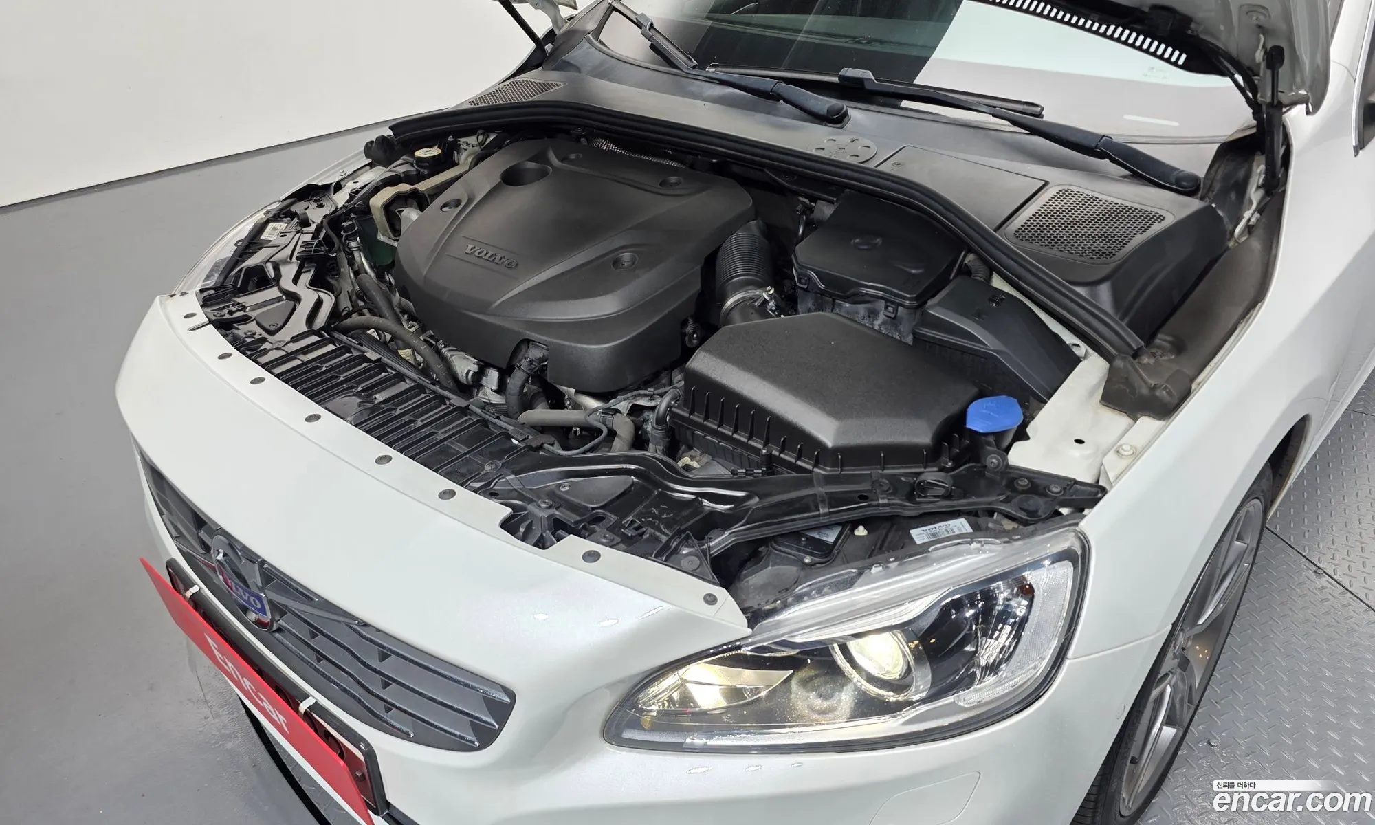 Volvo S60 2017 YV1FSA8BDH2435664 — 9