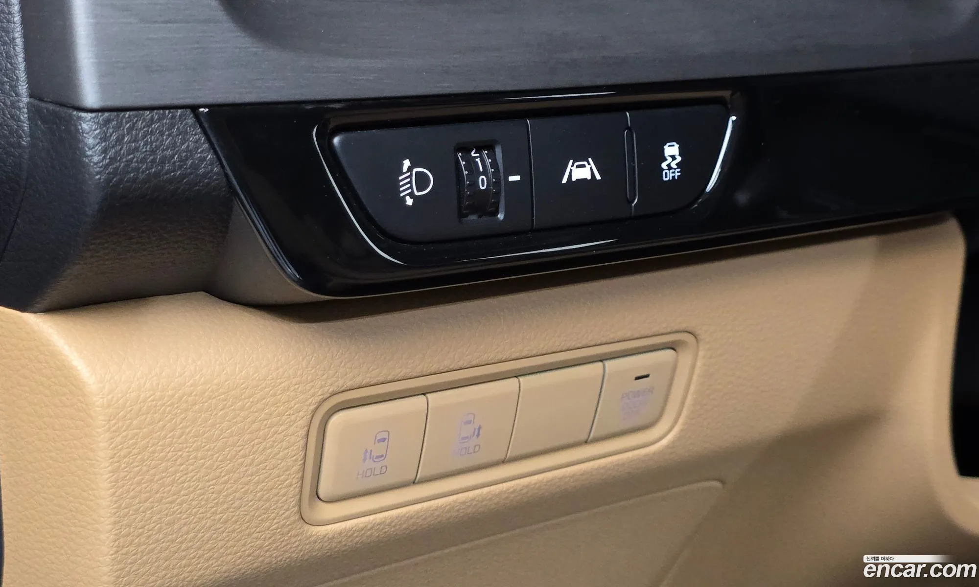 Kia Carnival 2023 — 23