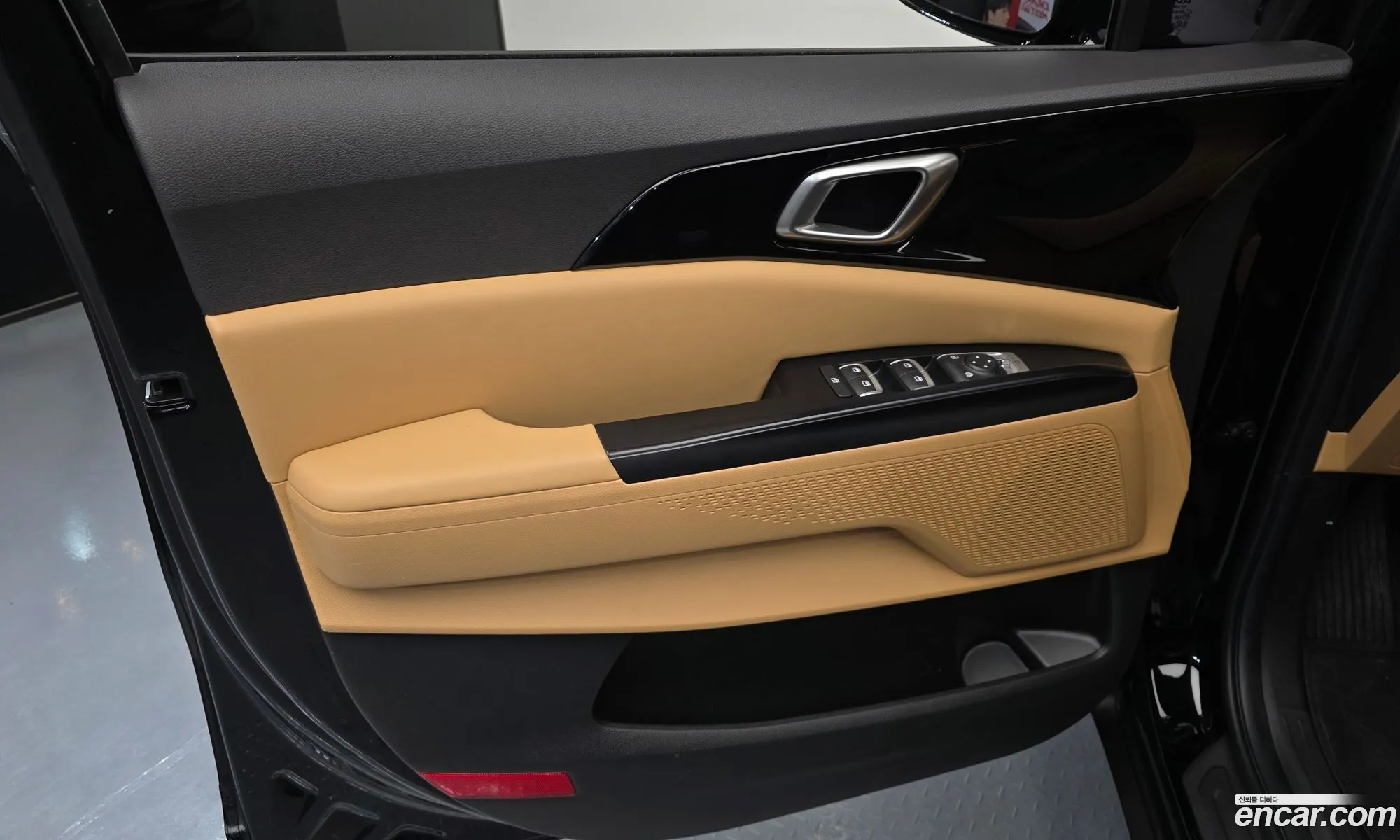 Kia Carnival 2023 — 28