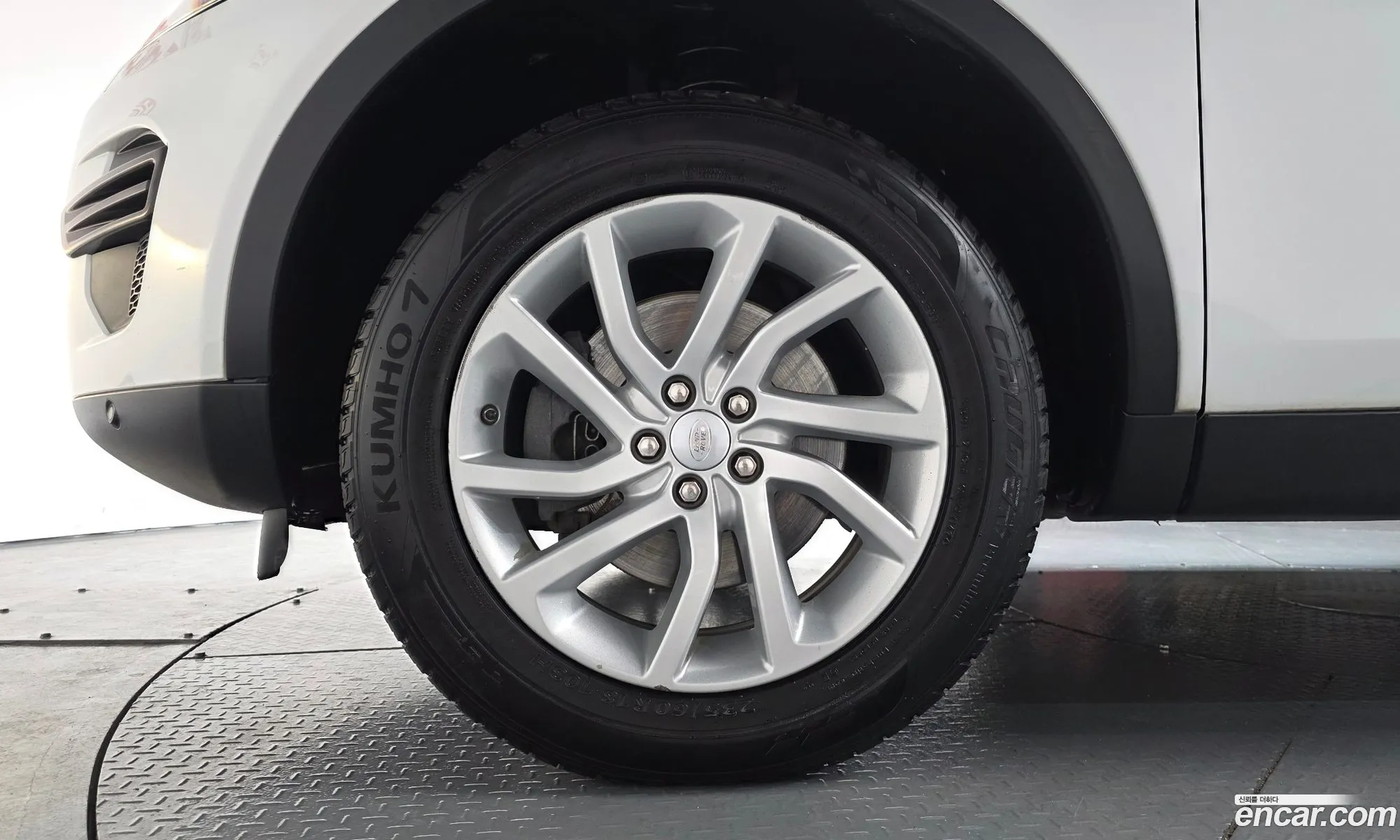 Land Rover Discovery Sport 2017 — 13