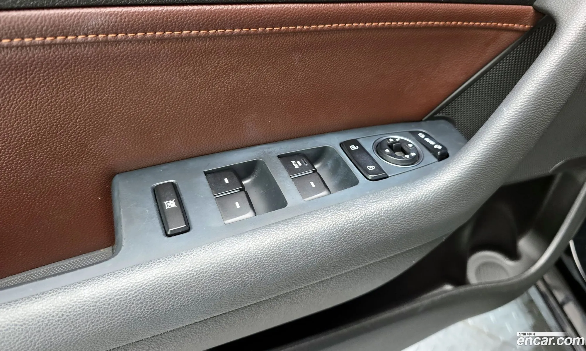 Hyundai LF Sonata 2016 — 21