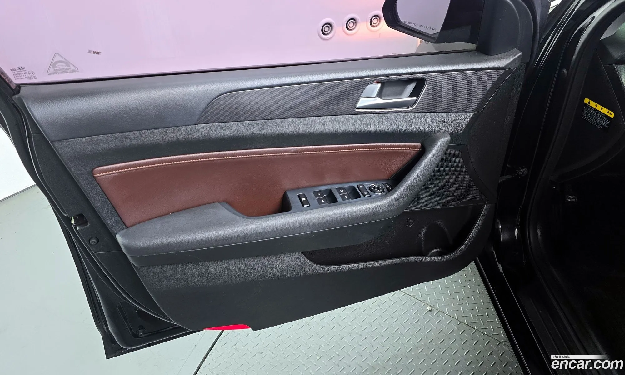 Hyundai LF Sonata 2016 — 28