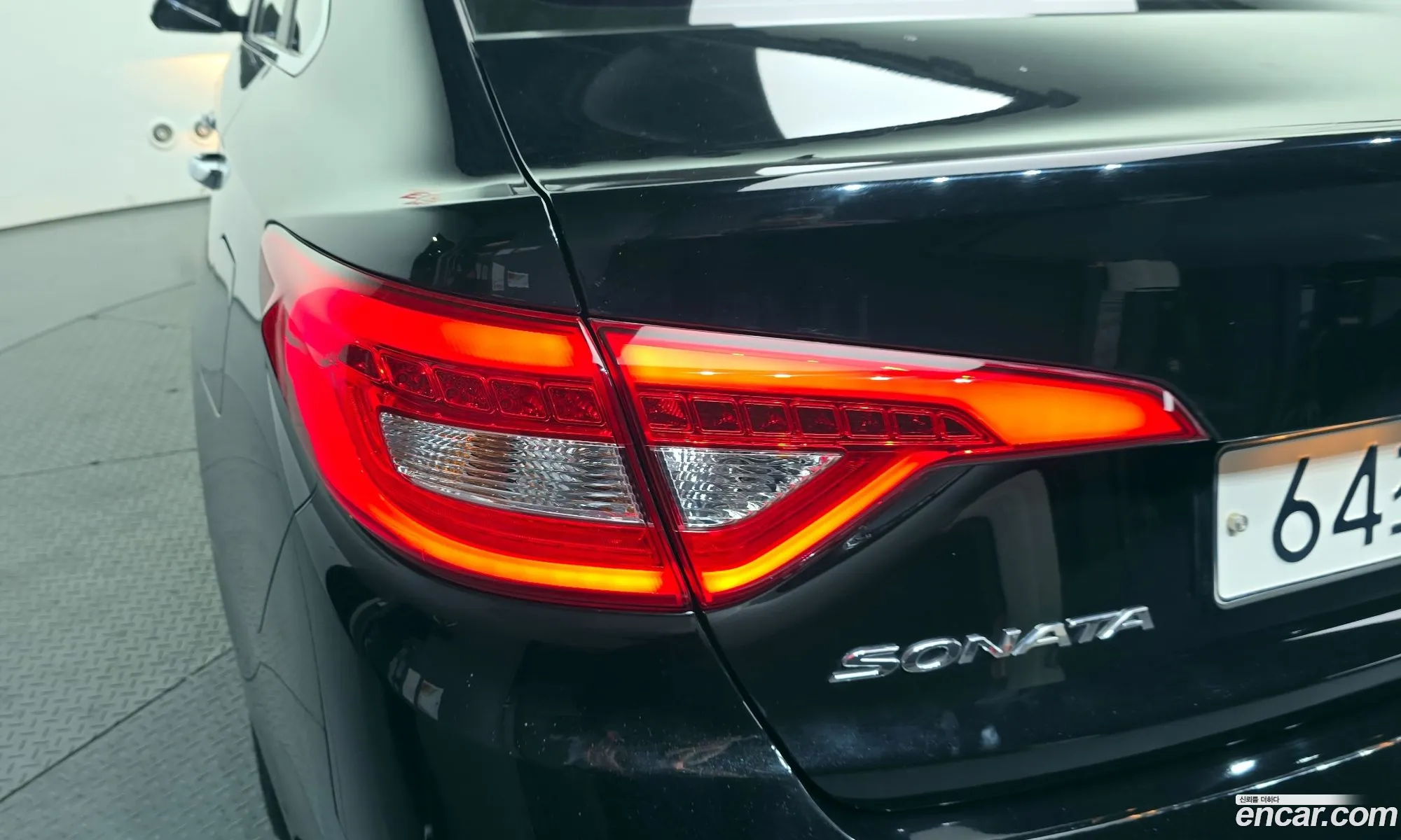 Hyundai LF Sonata 2016 — 25