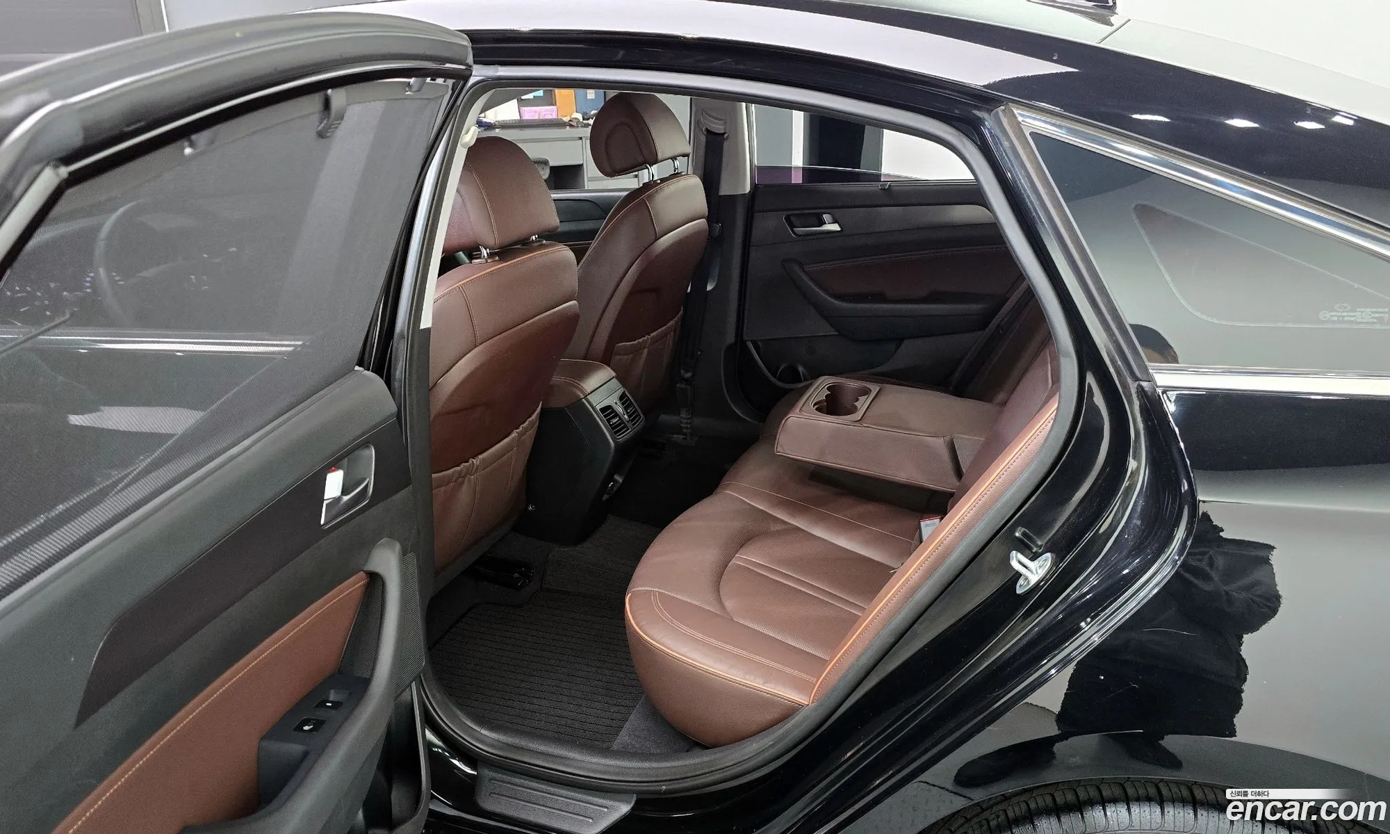 Hyundai LF Sonata 2016 — 22